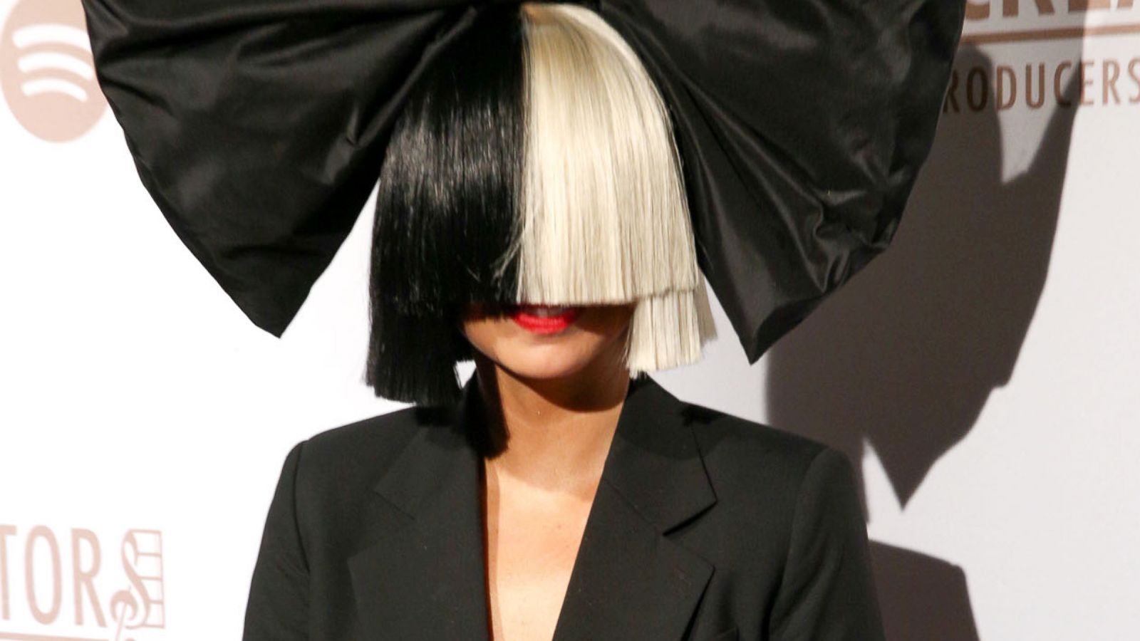 Sia Singer Images Wallpapers