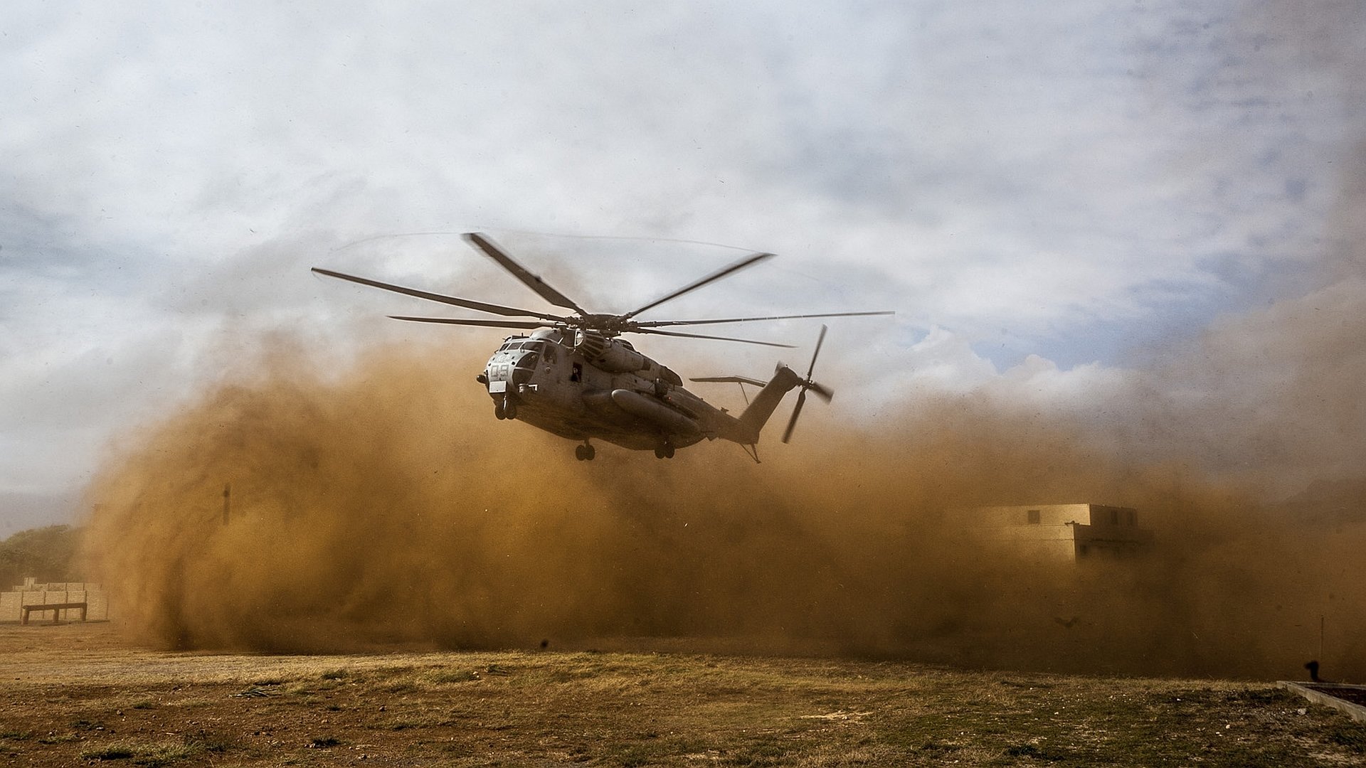 Sikorsky Ch-53E Super Stallion Wallpapers