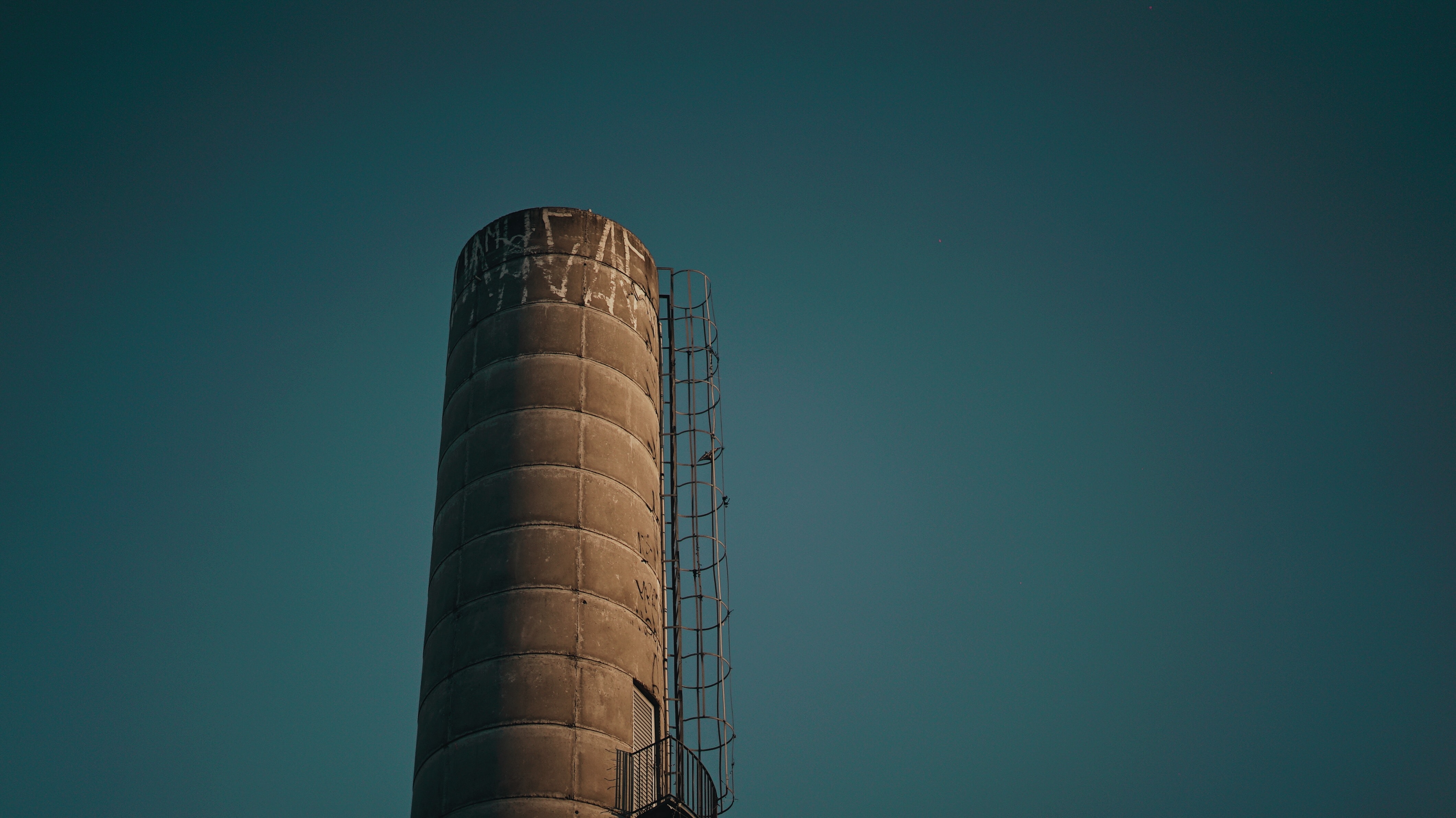 Silo Wallpapers