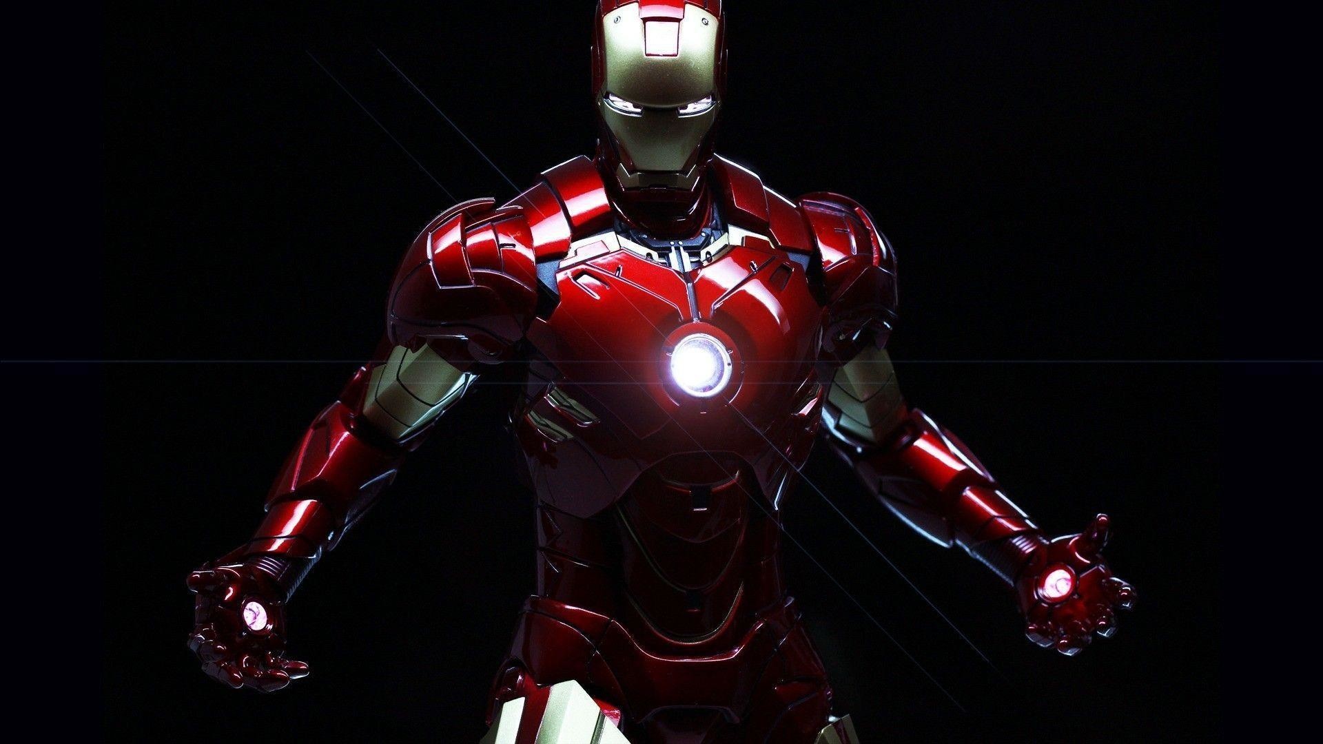 Silver Iron Man Suit 4K Wallpapers