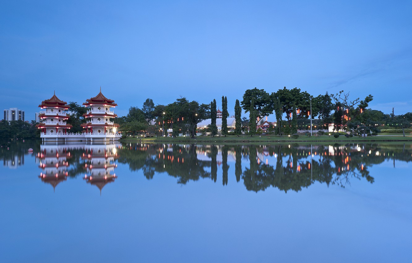 Singapore Building Reflection On Lake Wallpapers