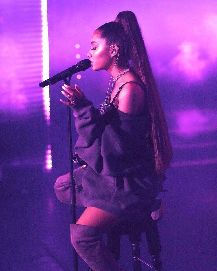 Singer Ariana Grande Wallpapers