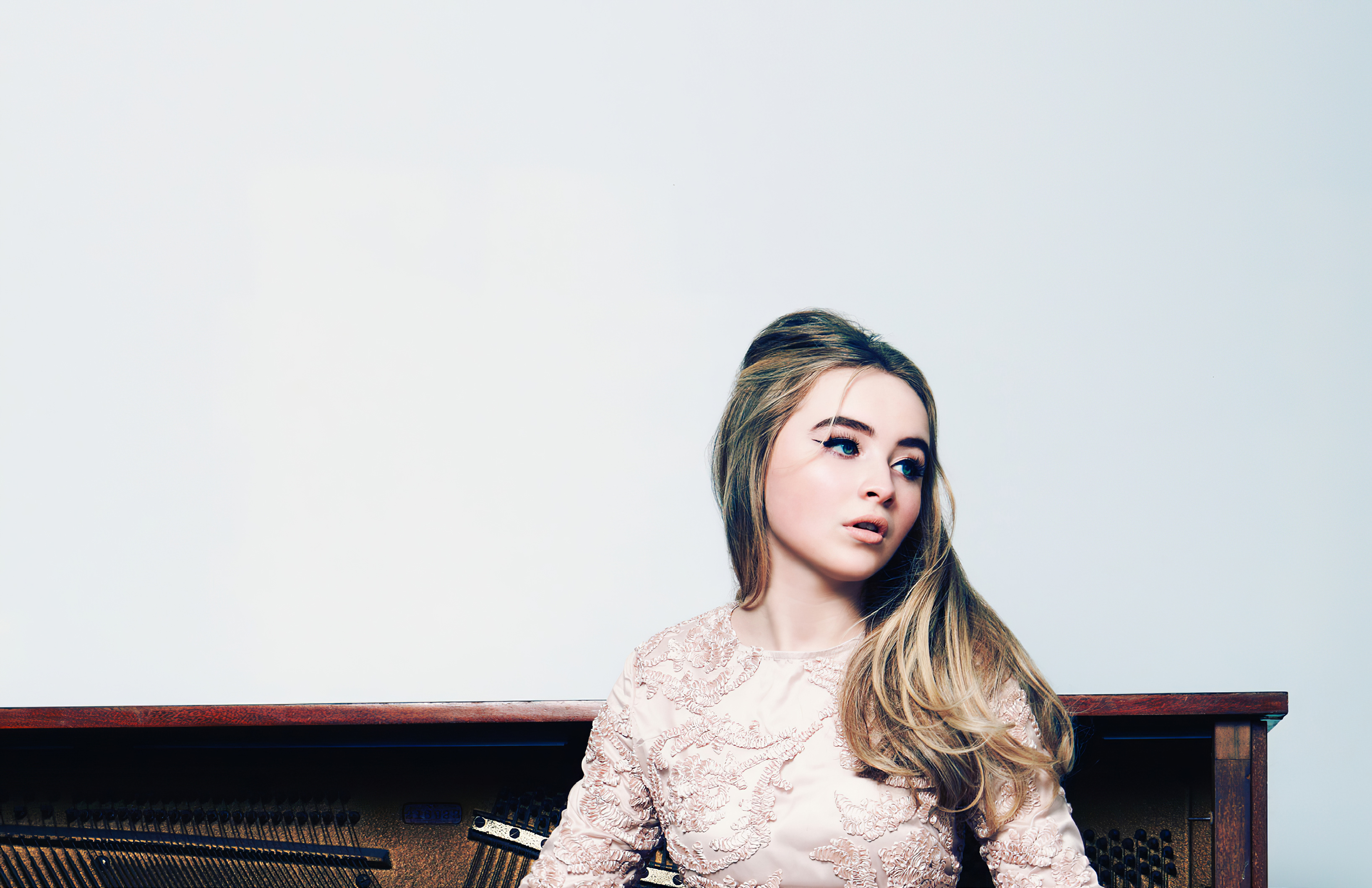 Singer Sabrina Carpenter 2020 Wallpapers