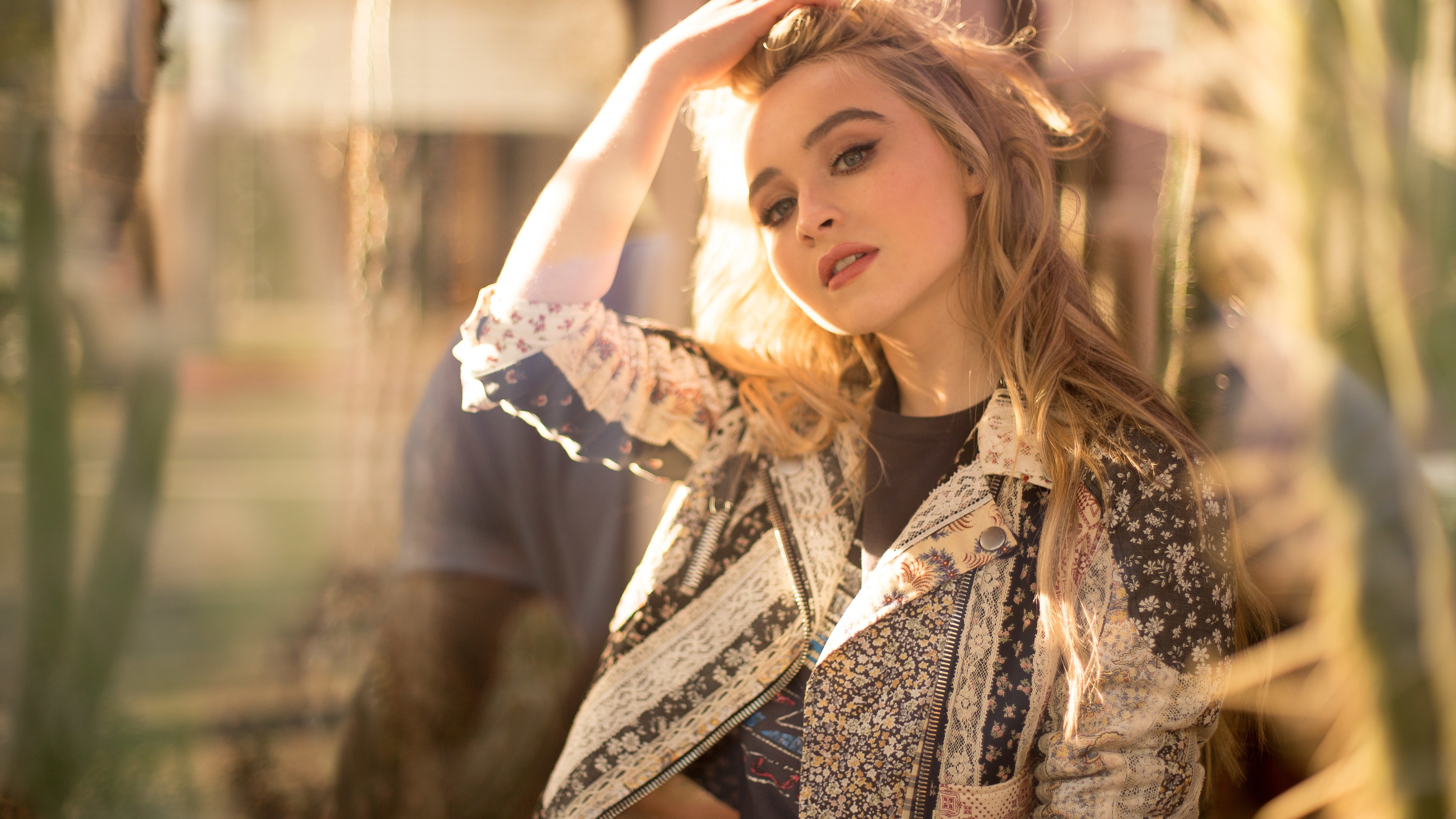 Singer Sabrina Carpenter Wallpapers