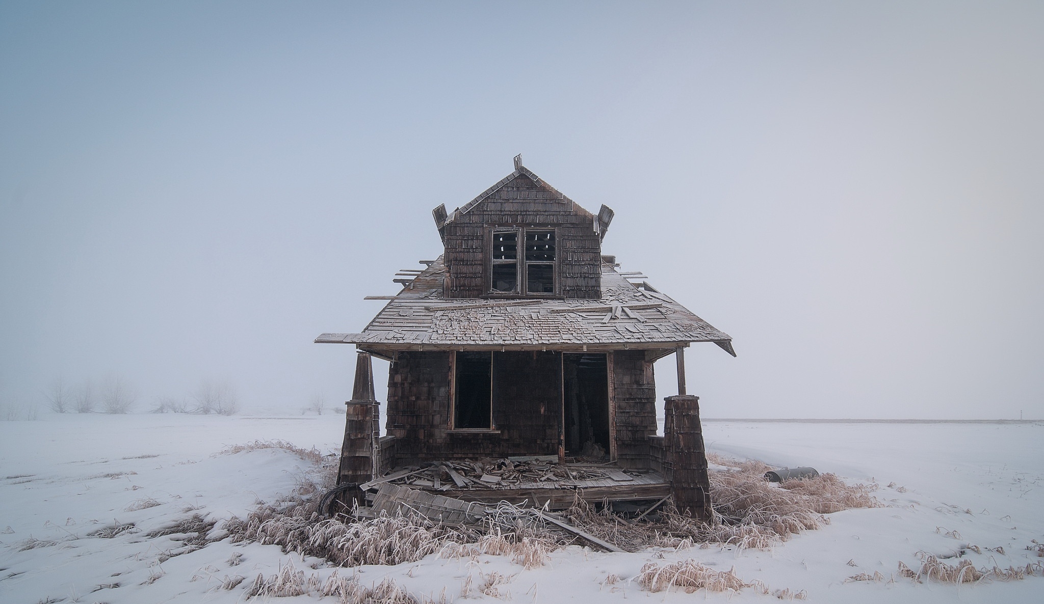 Single House In Fogy Winter Wallpapers