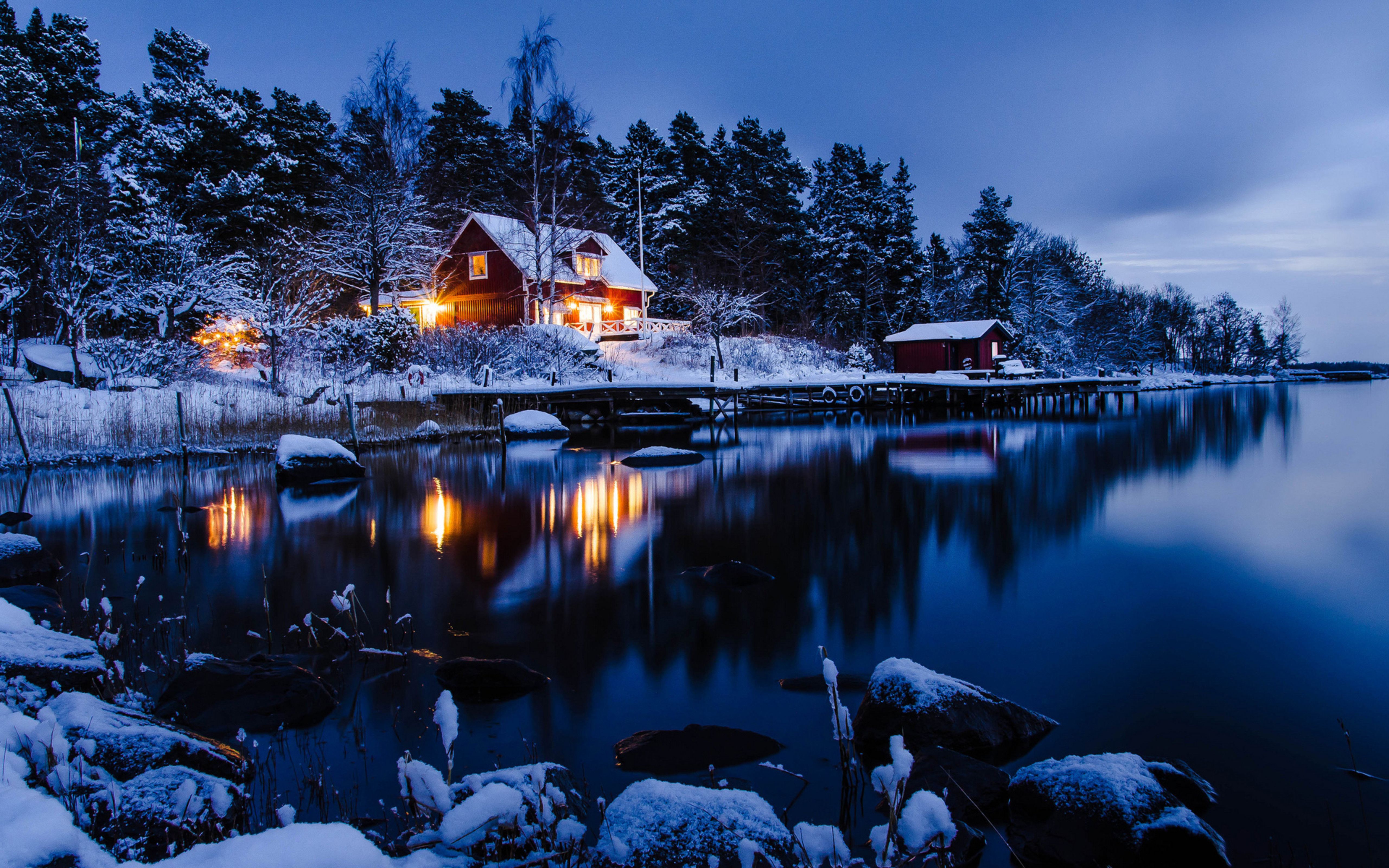 Single House In Fogy Winter Wallpapers