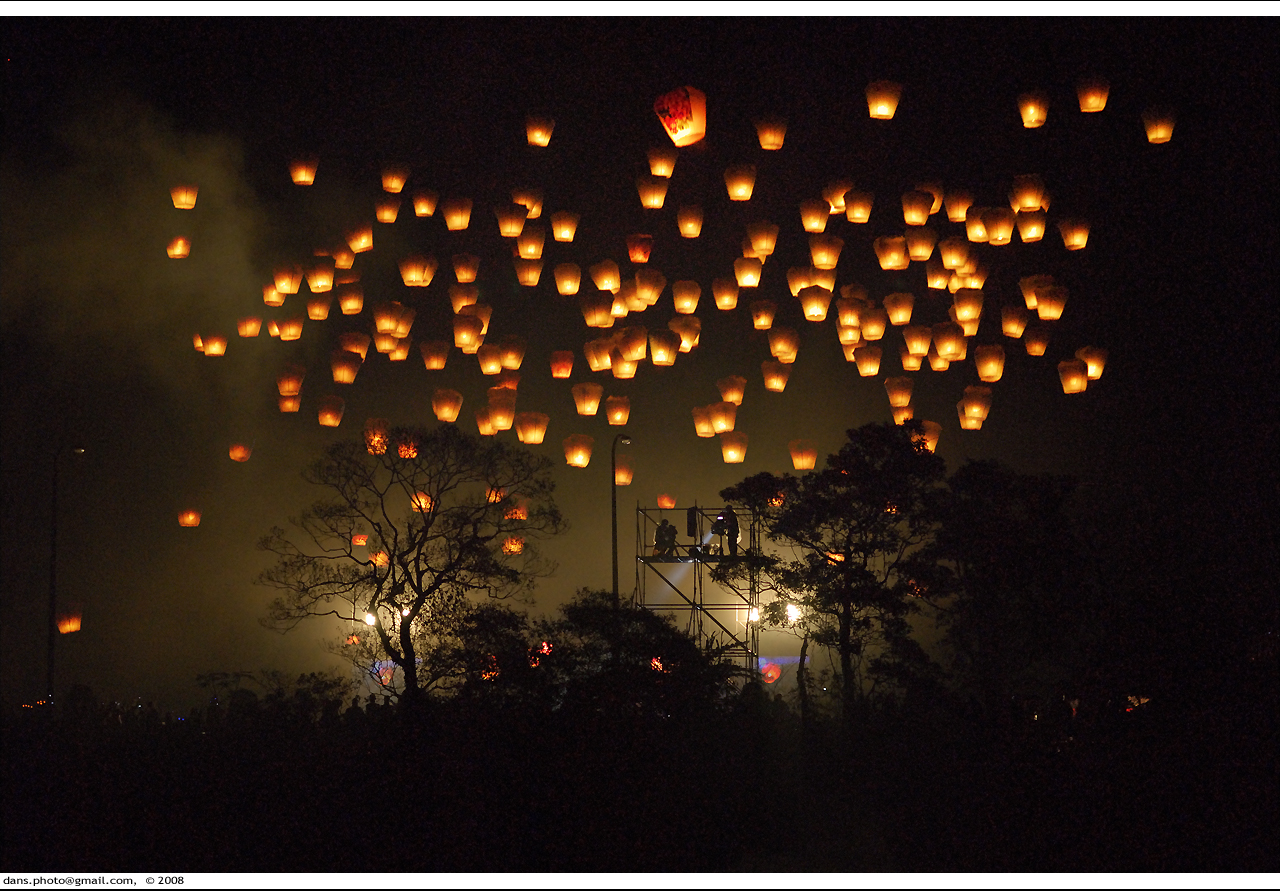 Sky Lanterns Wallpapers