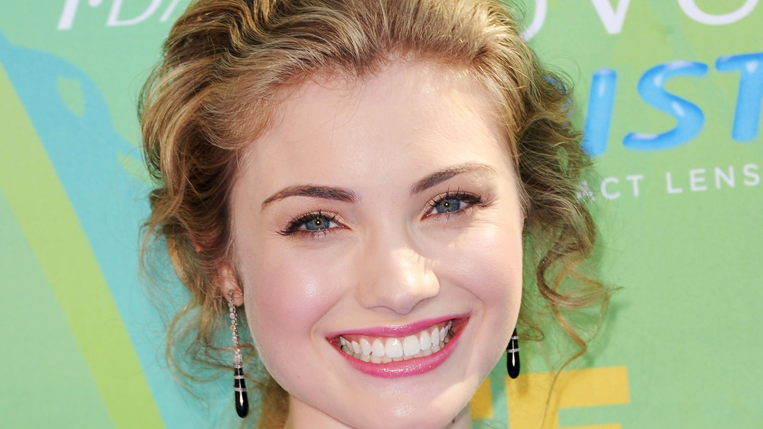 Skyler Samuels Wallpapers