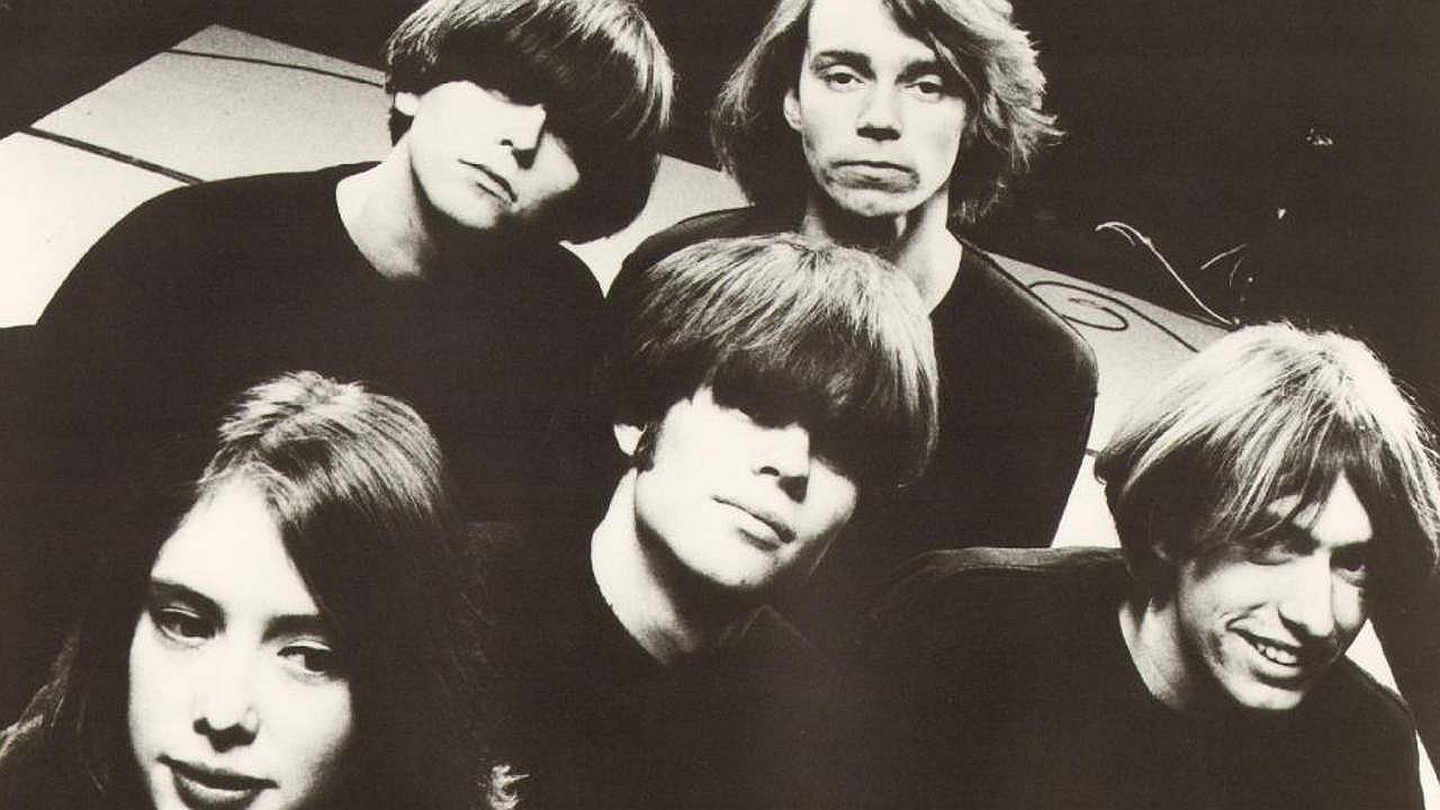 Slowdive when. Саймон Скотт Slowdive. Slowdive вокалистка. Slowdive 1994. Slowdive Кристиан Сэвилл.