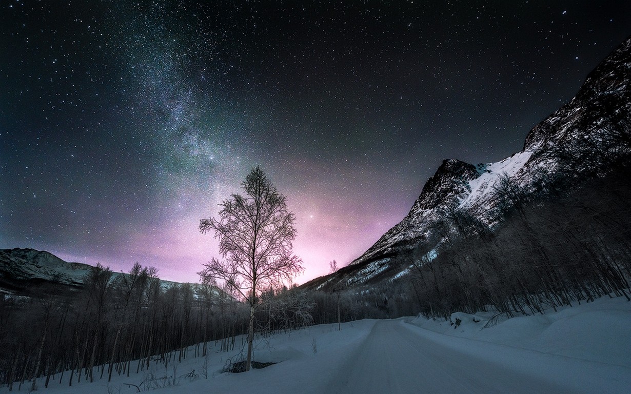 Snowy Mountains At Starry Night Wallpapers