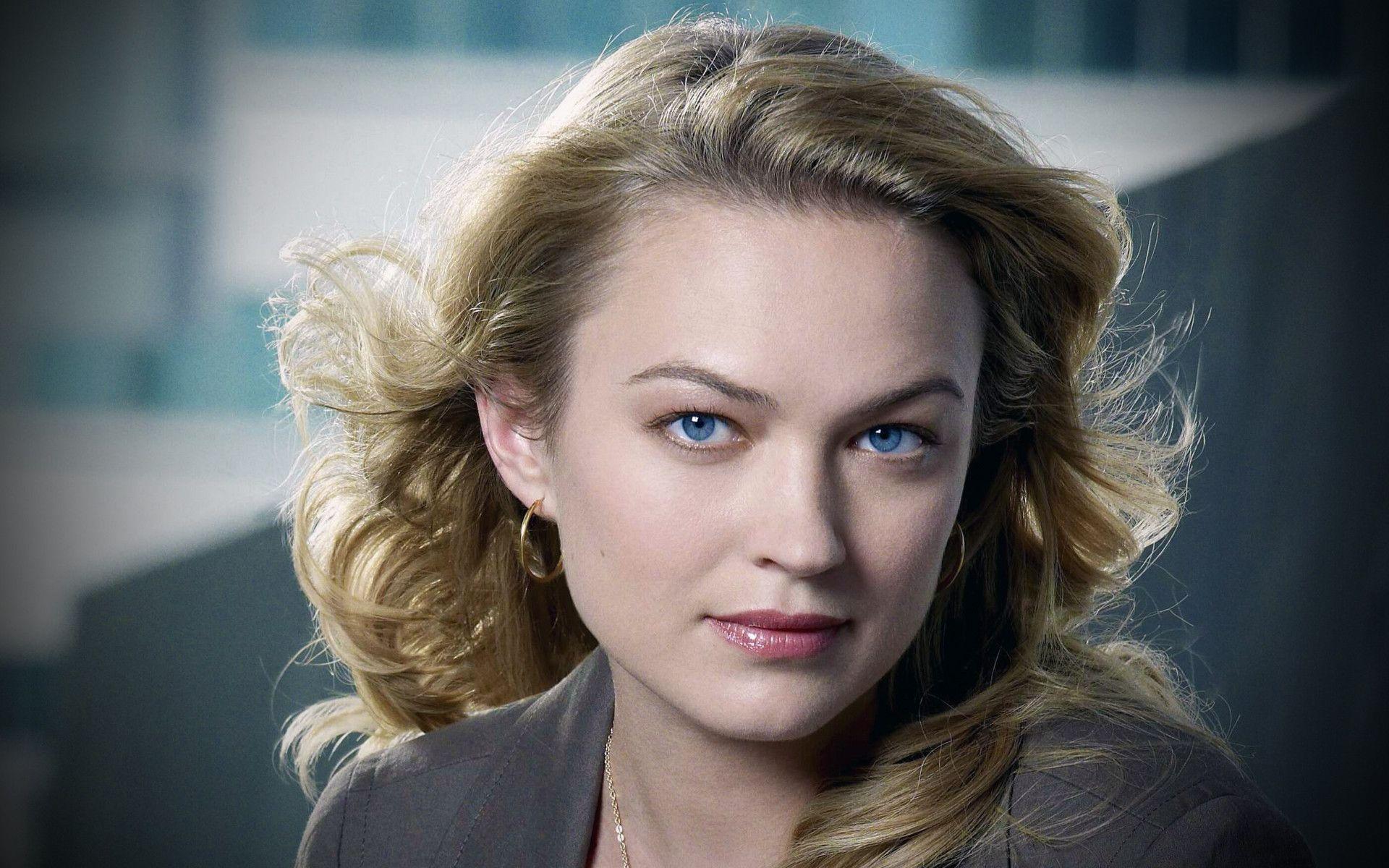 Sophia Myles Wallpapers