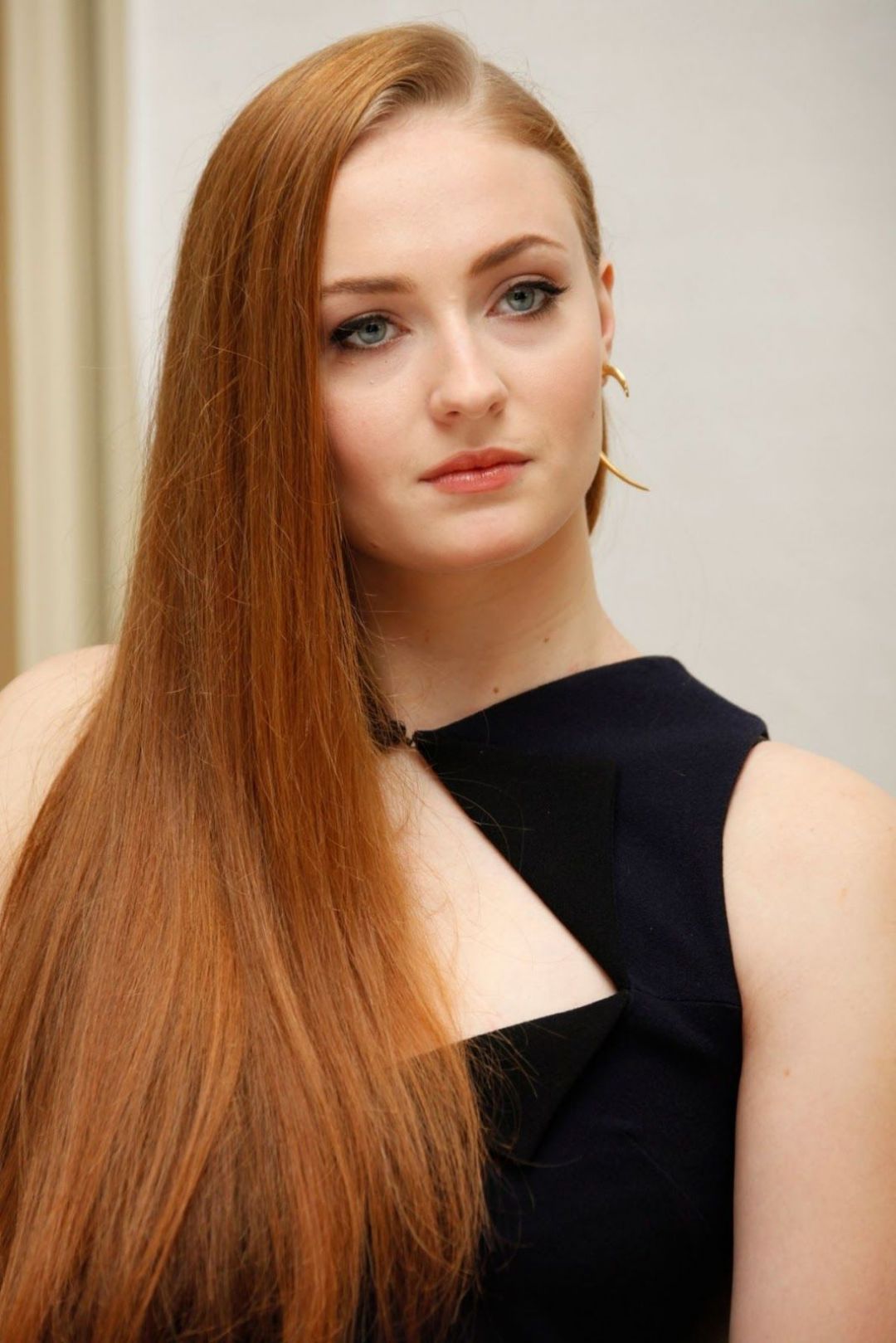 Sophie Turner Latest Wallpapers