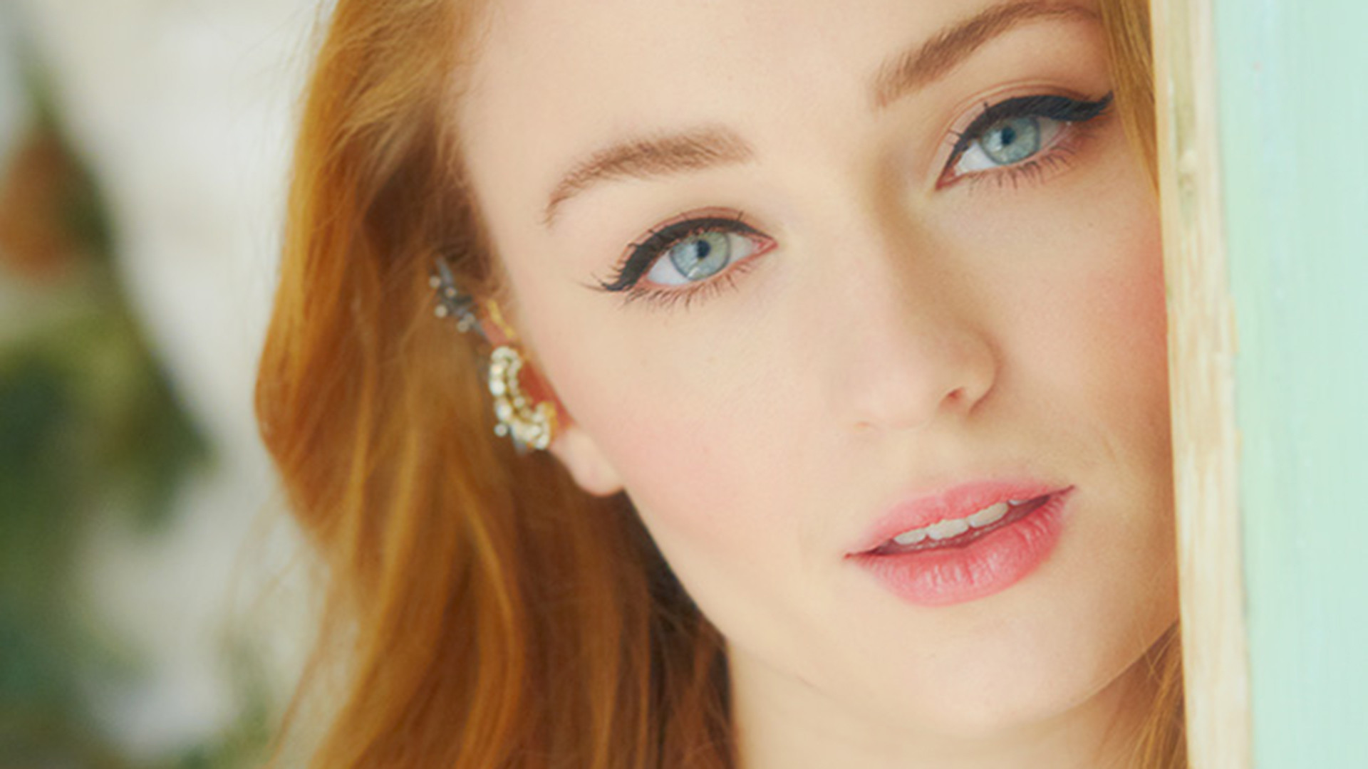 Sophie Turner Latest Wallpapers