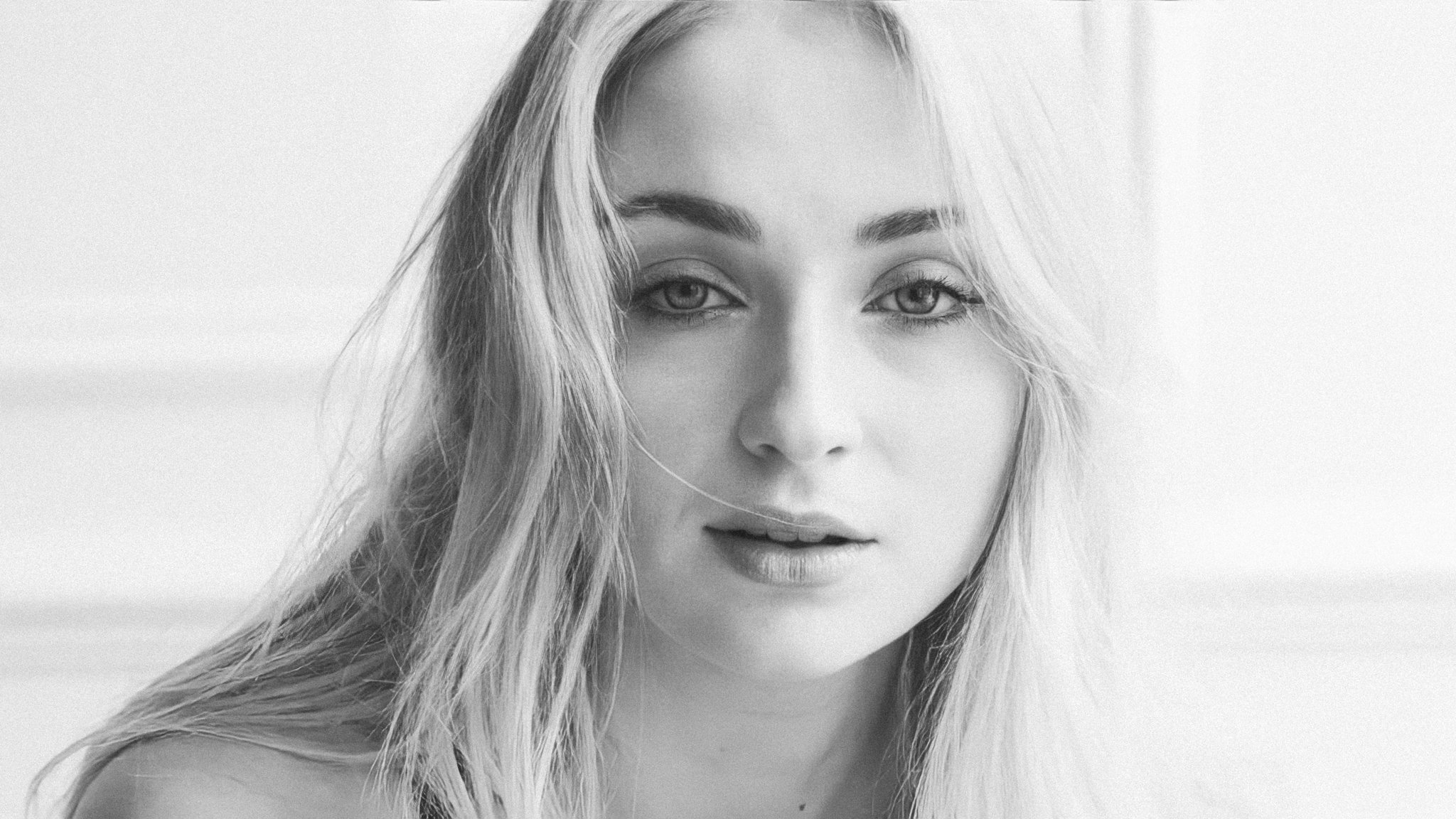 Sophie Turner Monochrome 2017 Wallpapers