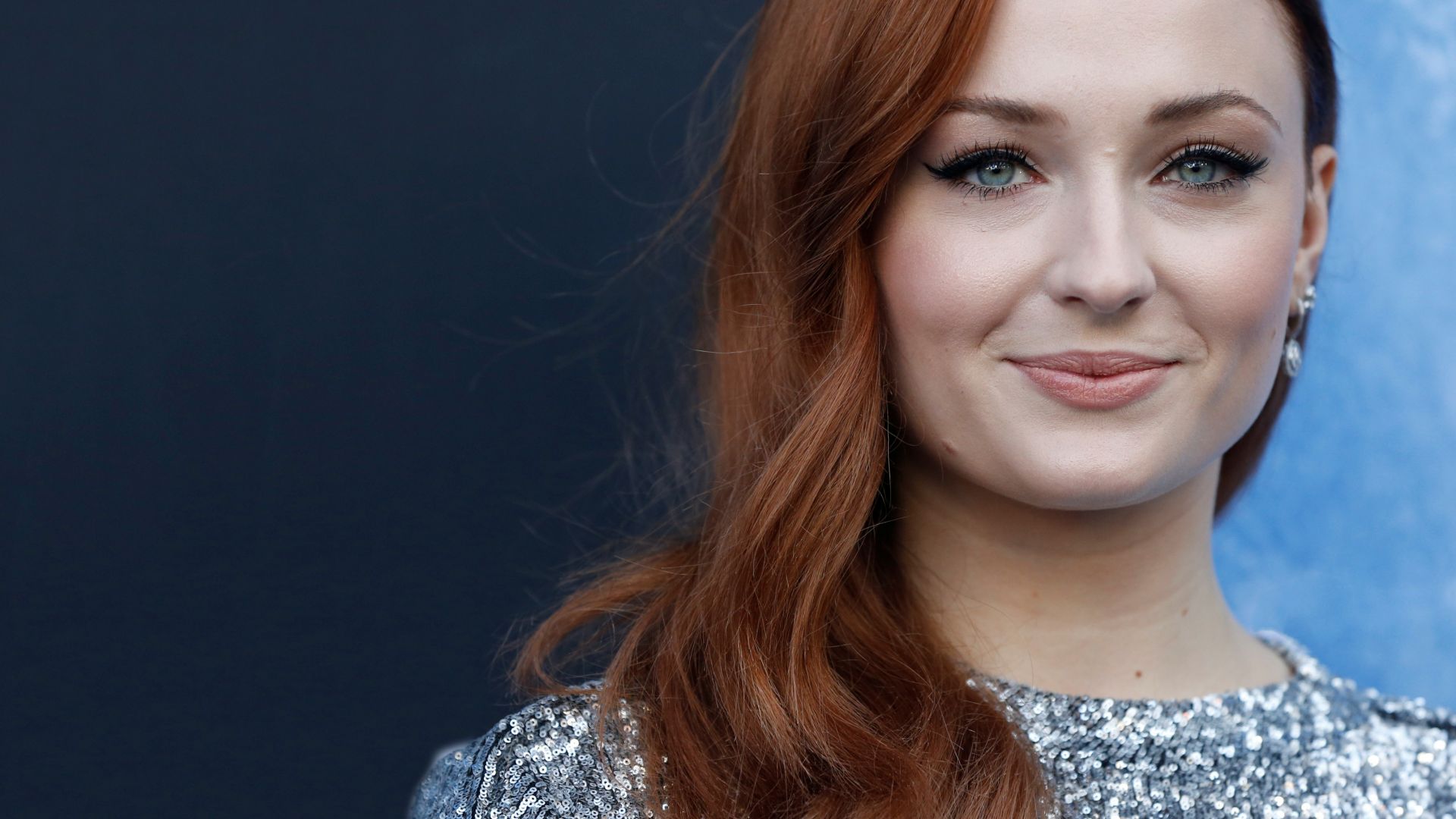 Sophie Turner Smiling Wallpapers