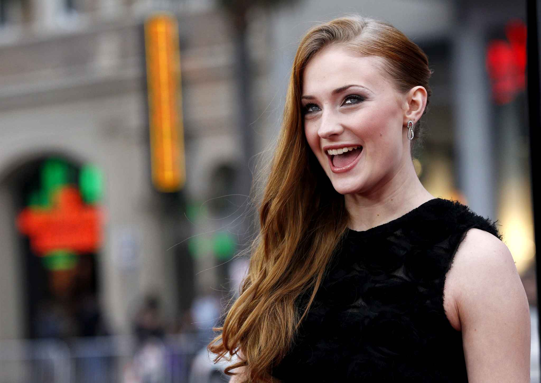 Sophie Turner Sportswear Wallpapers