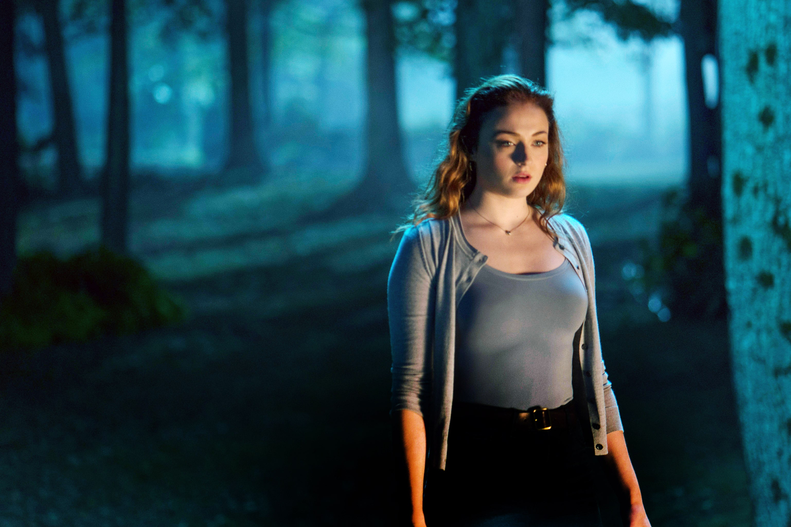 Sophie Turner X-Men Dark Phoenix Poster Wallpapers