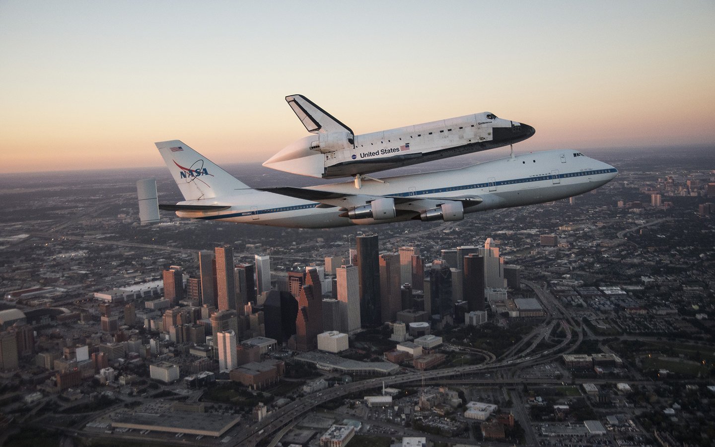 Space Shuttle Endeavour Wallpapers