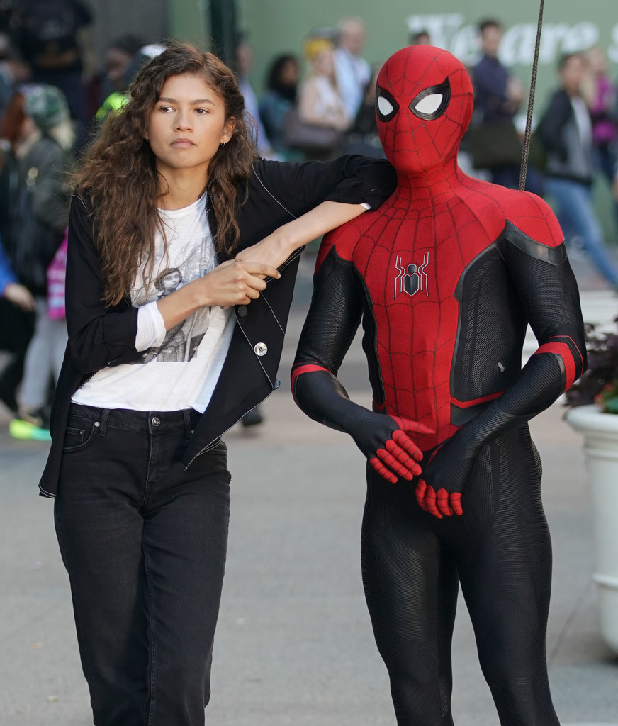 Spider Man And Zendaya In Spider Man Far From Home Wallpapers