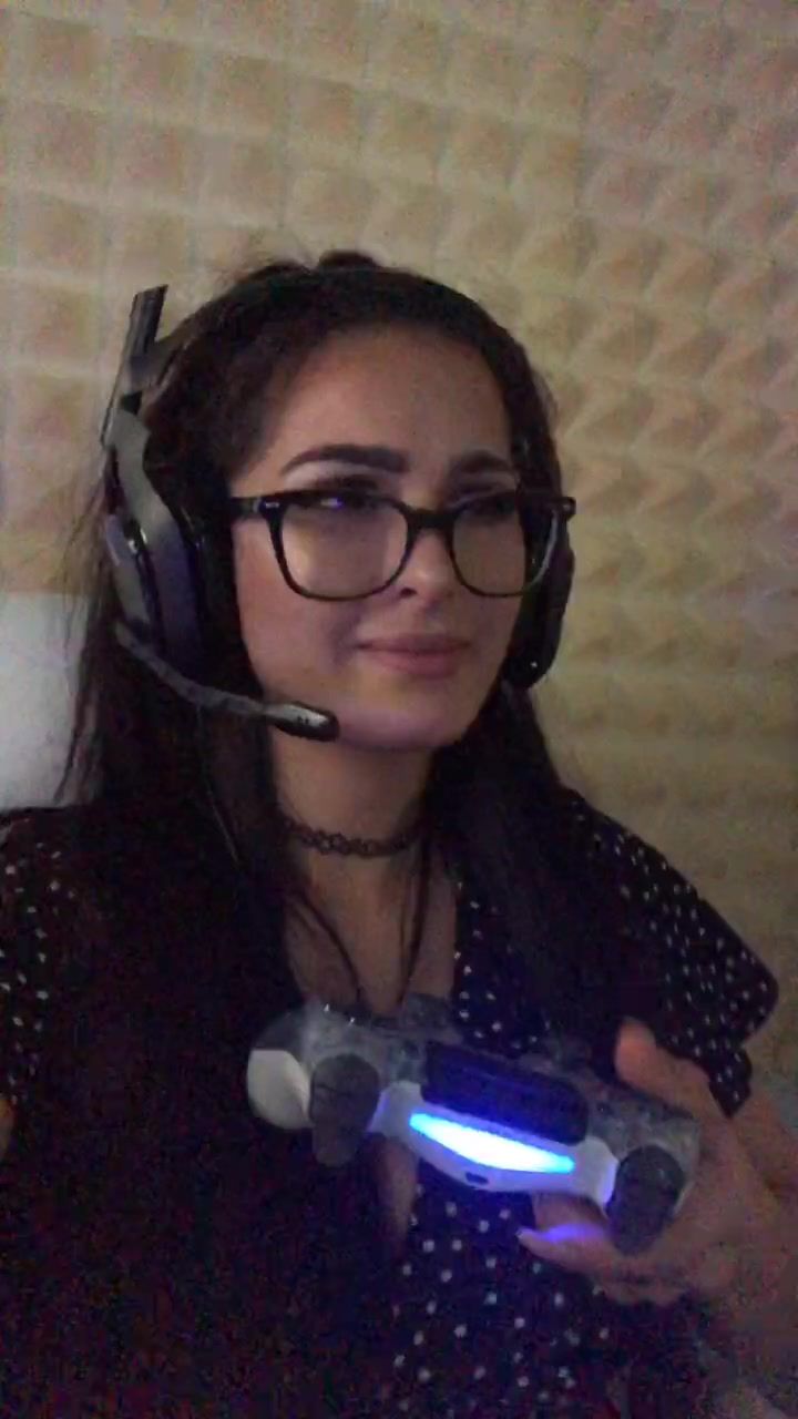 Sssniperwolf Wallpapers