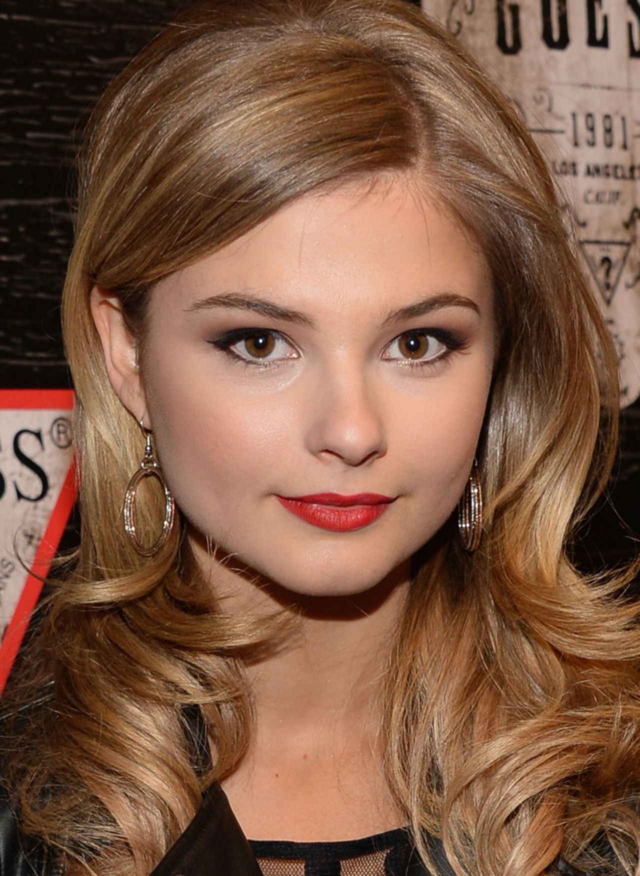 Stefanie Scott Wallpapers