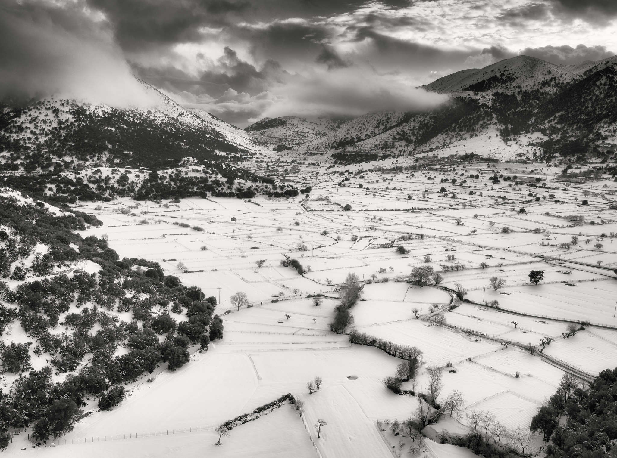 Stone Mountains Snow In Monochrome Wallpapers