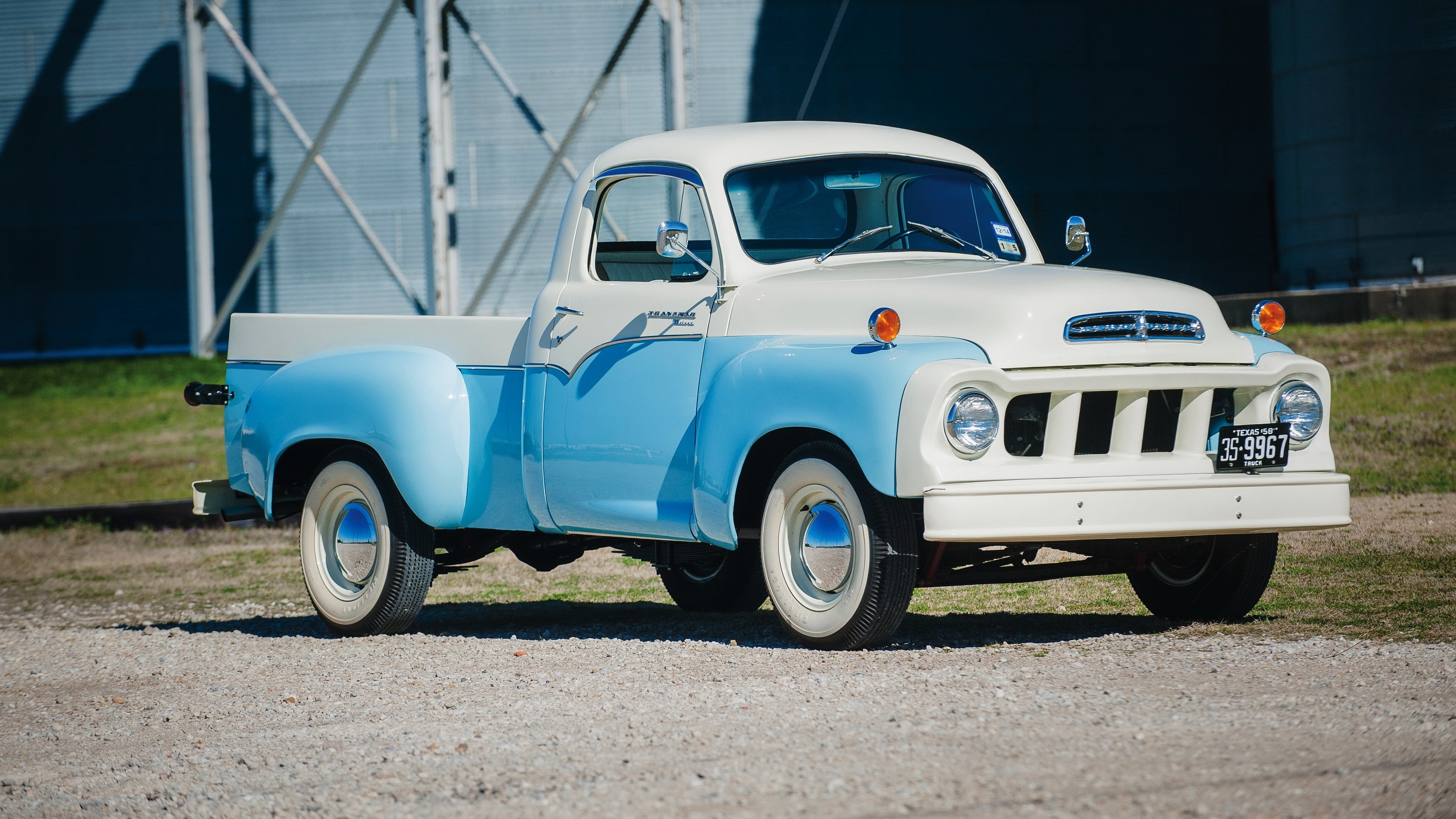 Studebaker Transtar Deluxe Wallpapers