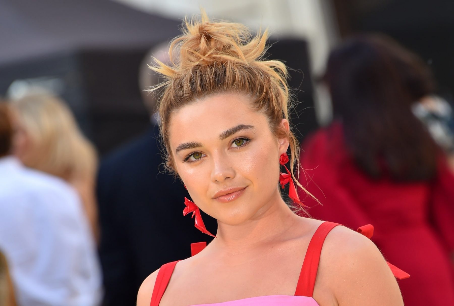 Stunning Florence Pugh Wallpapers