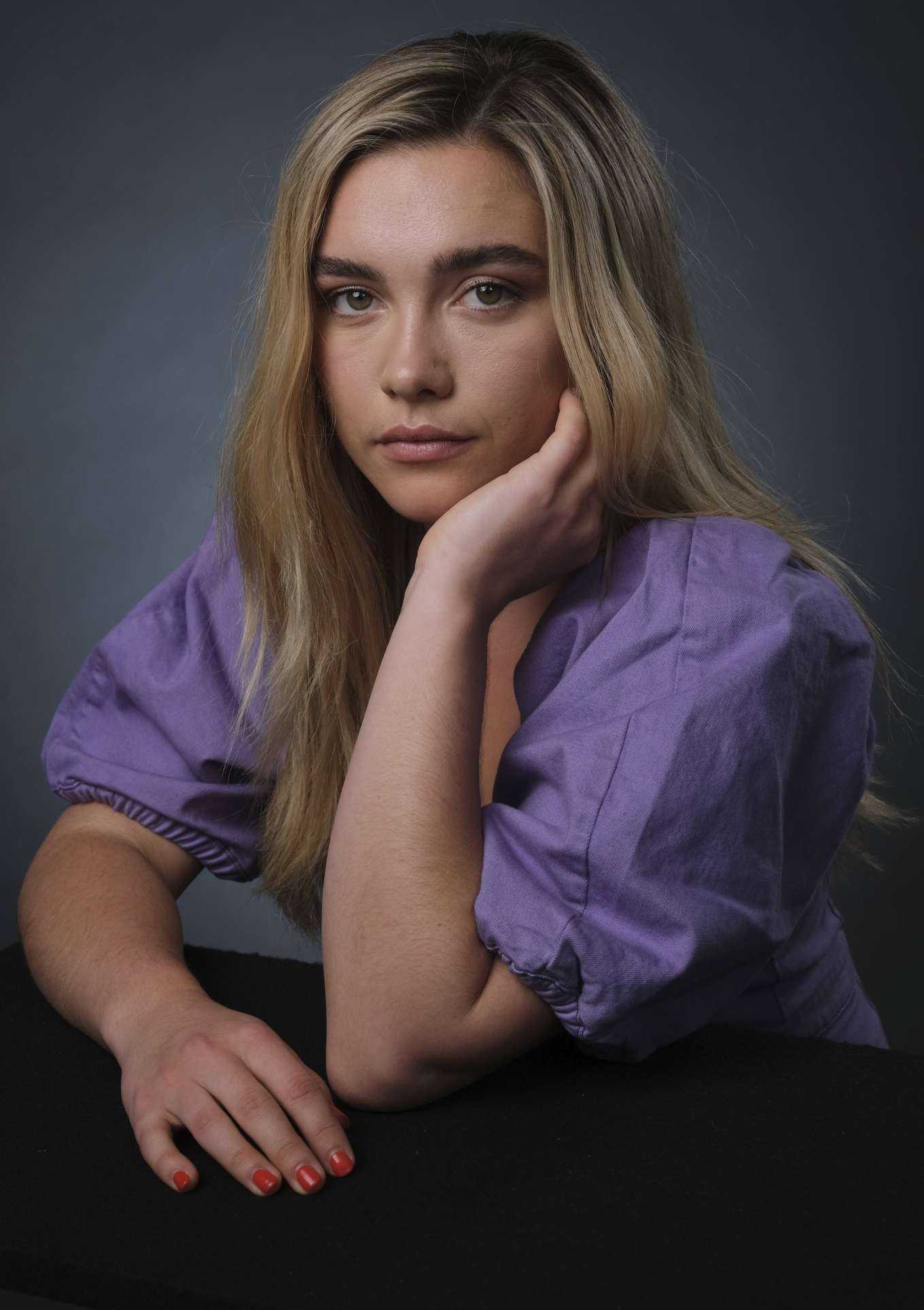 Stunning Florence Pugh Wallpapers