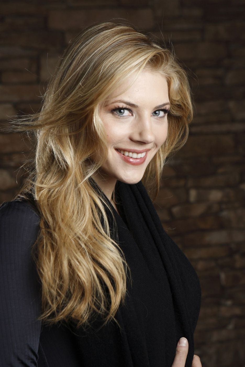 Stunning Katheryn Winnick Vikings Actress Wallpapers