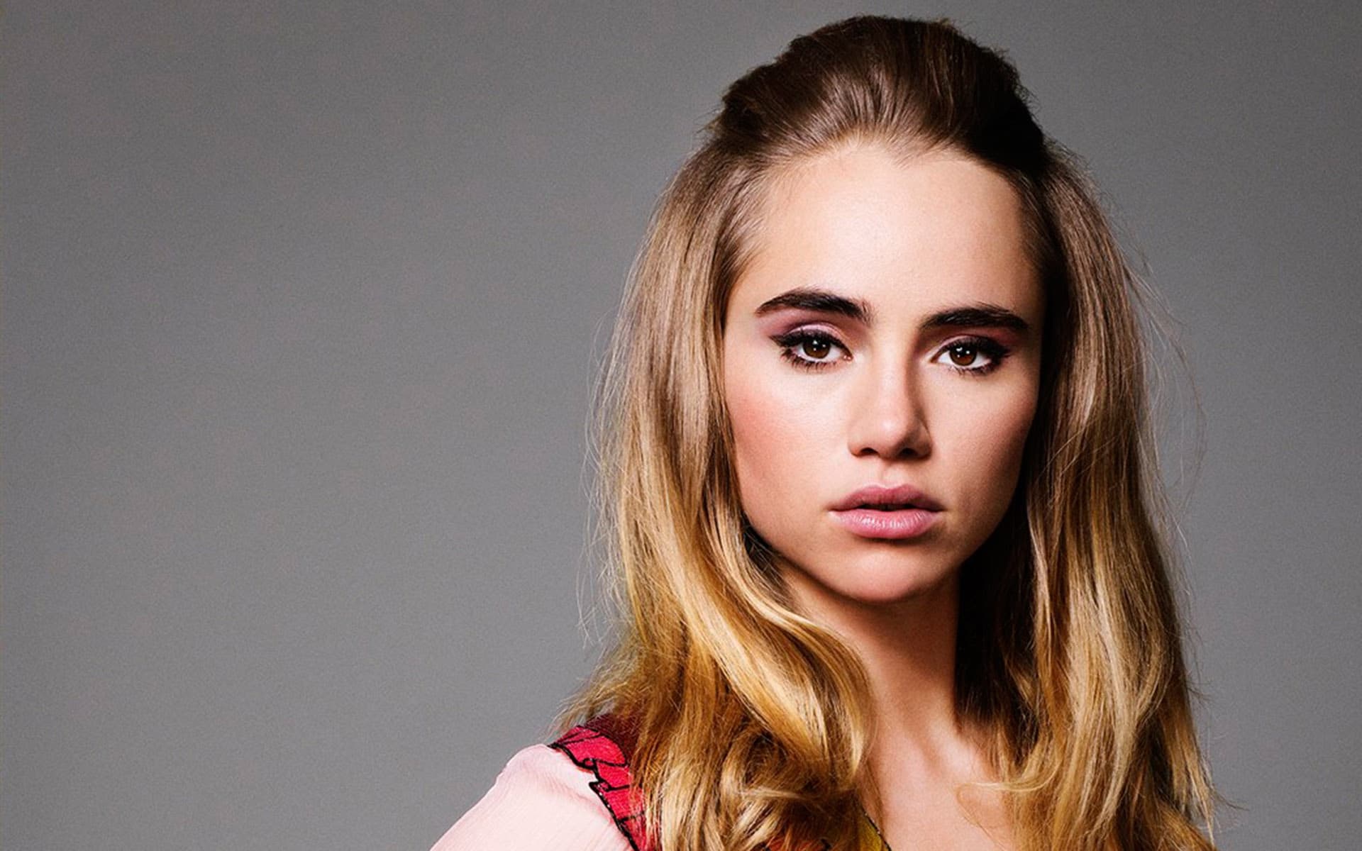 Suki Waterhouse Wallpapers