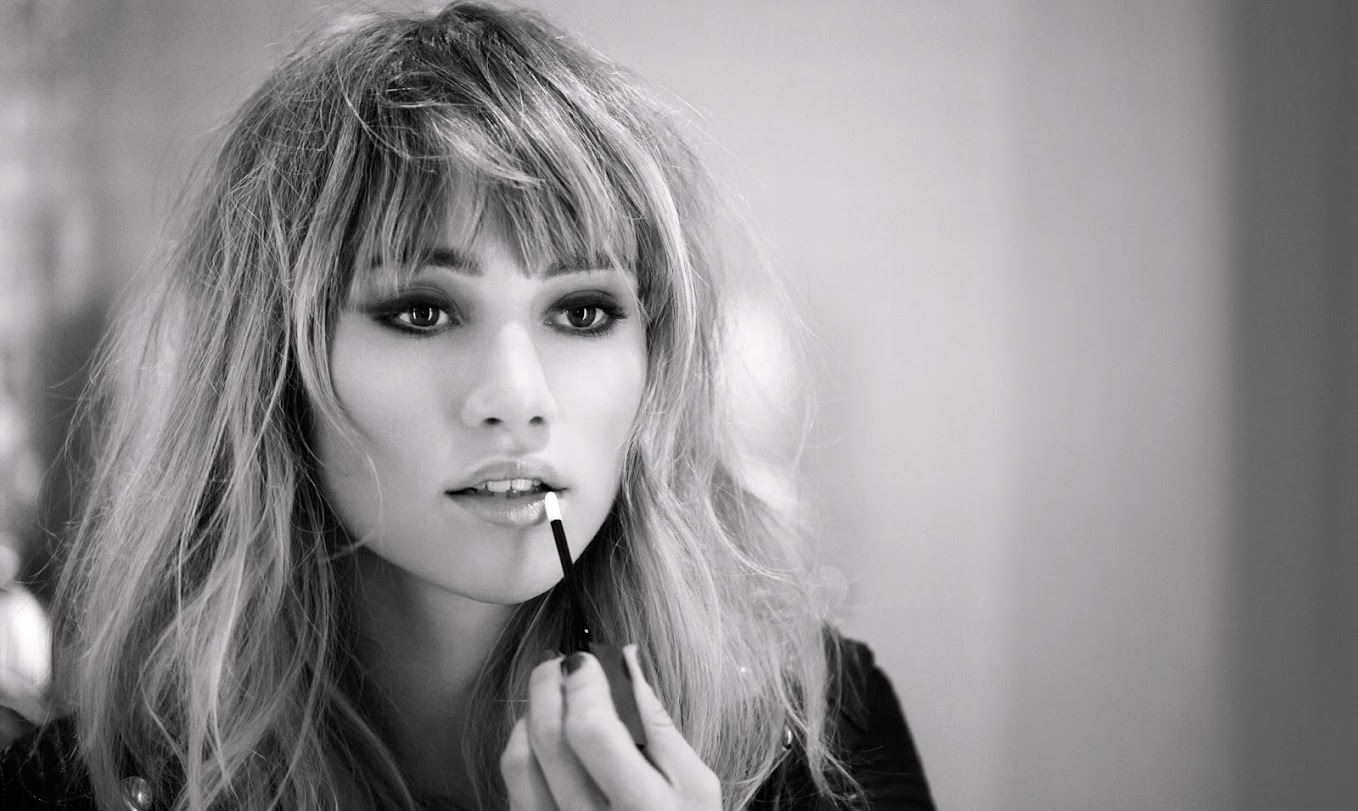 Suki Waterhouse Wallpapers