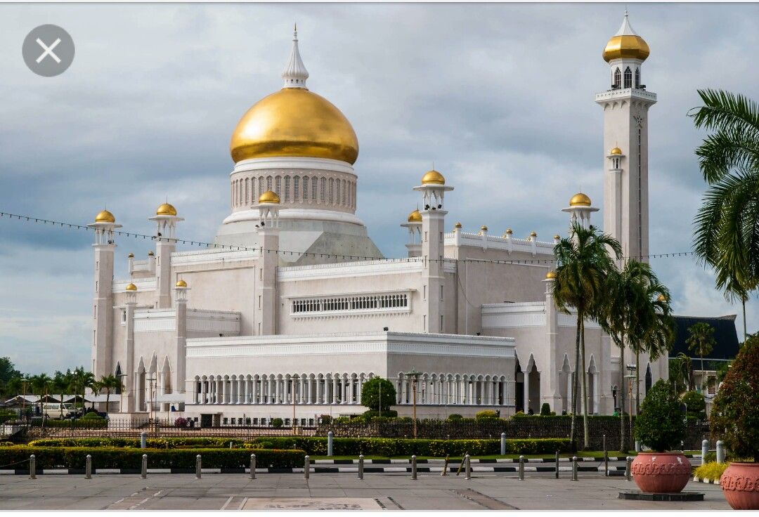 Sultan Omar Ali Saifuddin Mosque Wallpapers