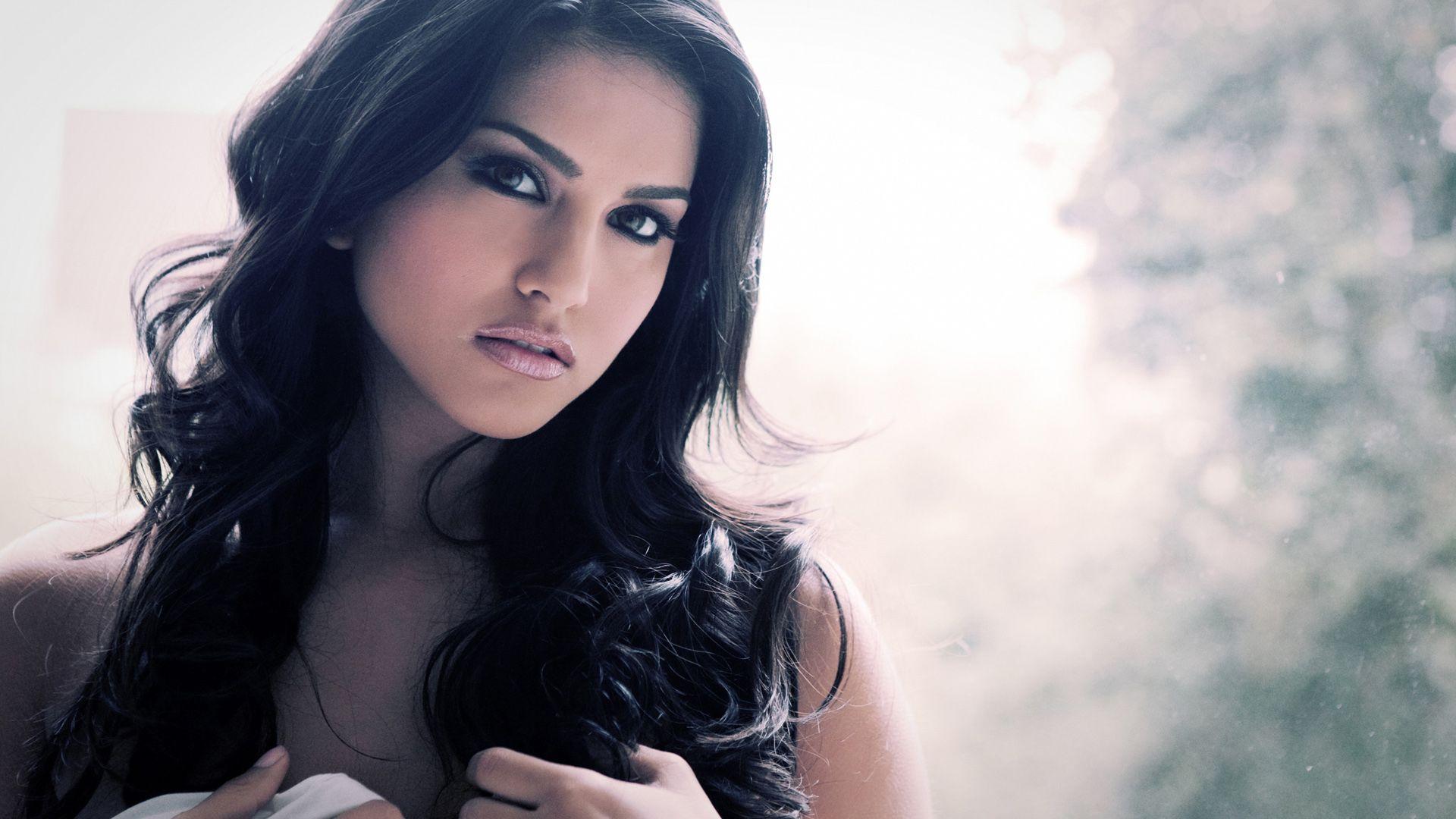 Sunny Leone Wallpapers