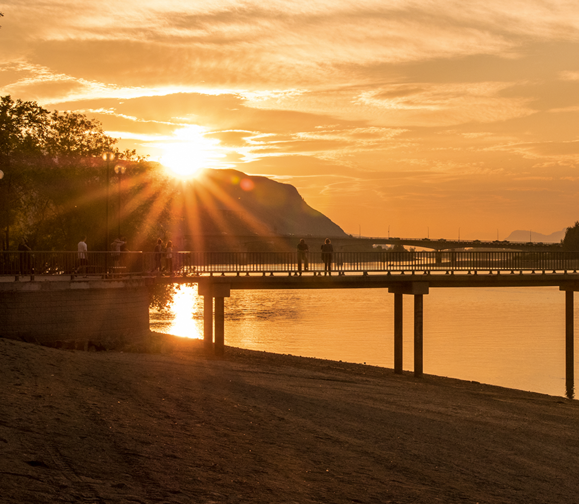 Sunrise Over Kamloops Lake Wallpapers