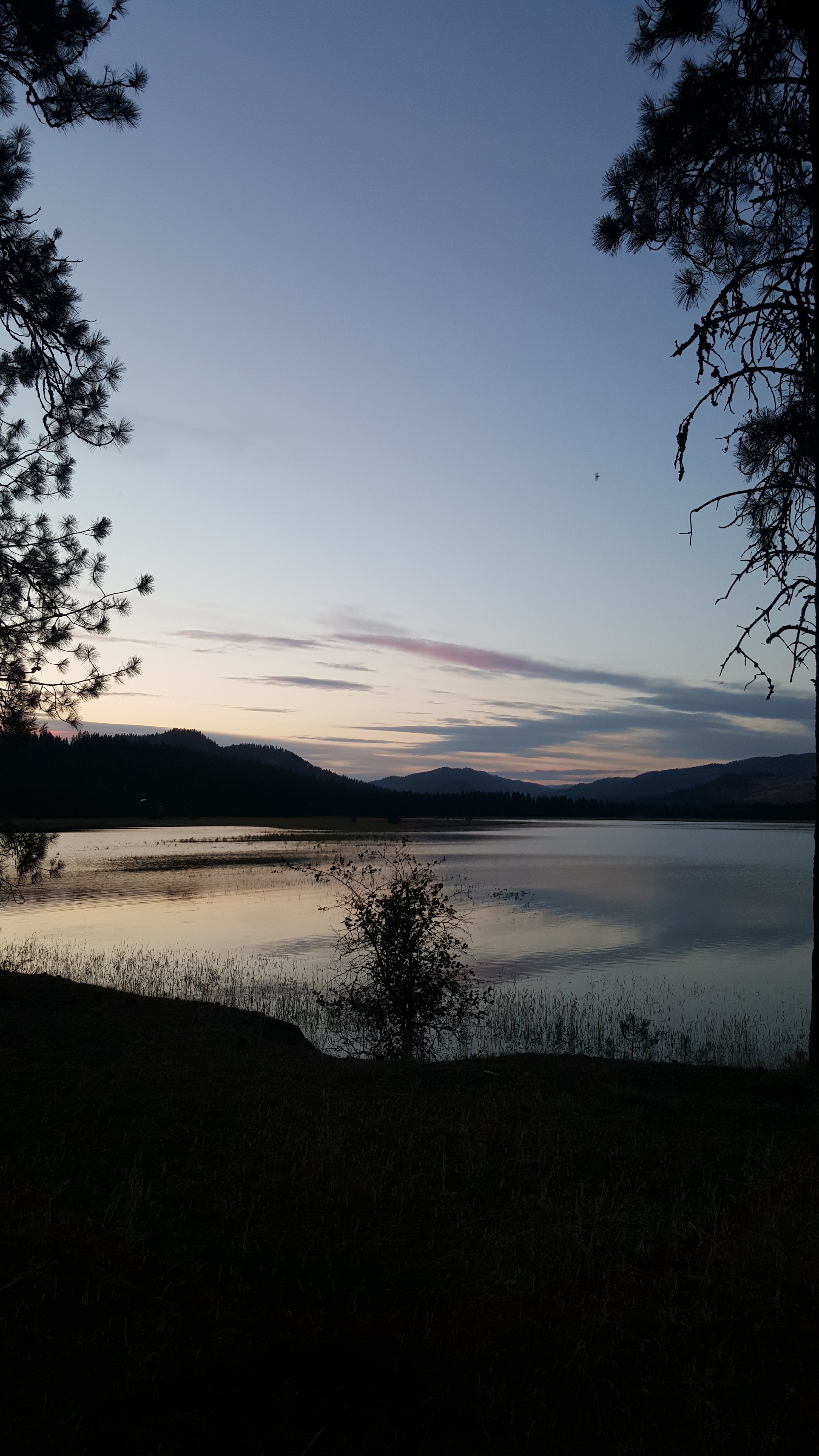 Sunrise Over Kamloops Lake Wallpapers