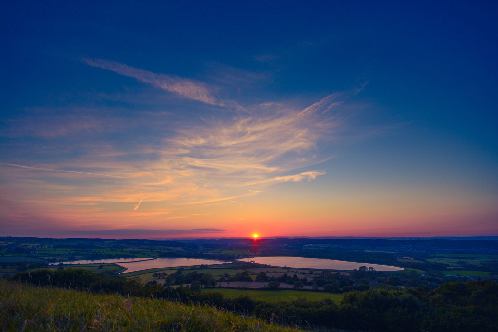 Sunrise Over Kamloops Lake Wallpapers