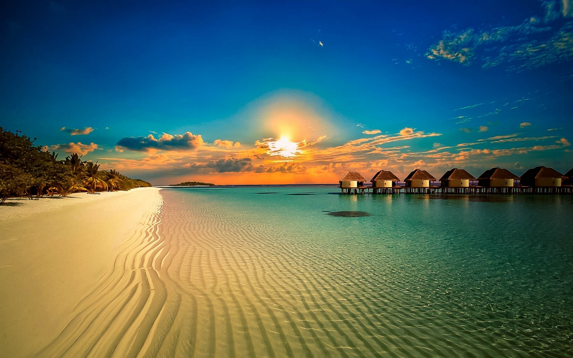 Sunset In Island Huts Wallpapers