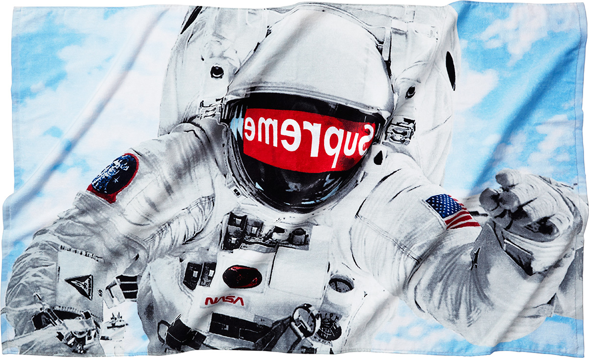 Supreme Astronaut Wallpapers