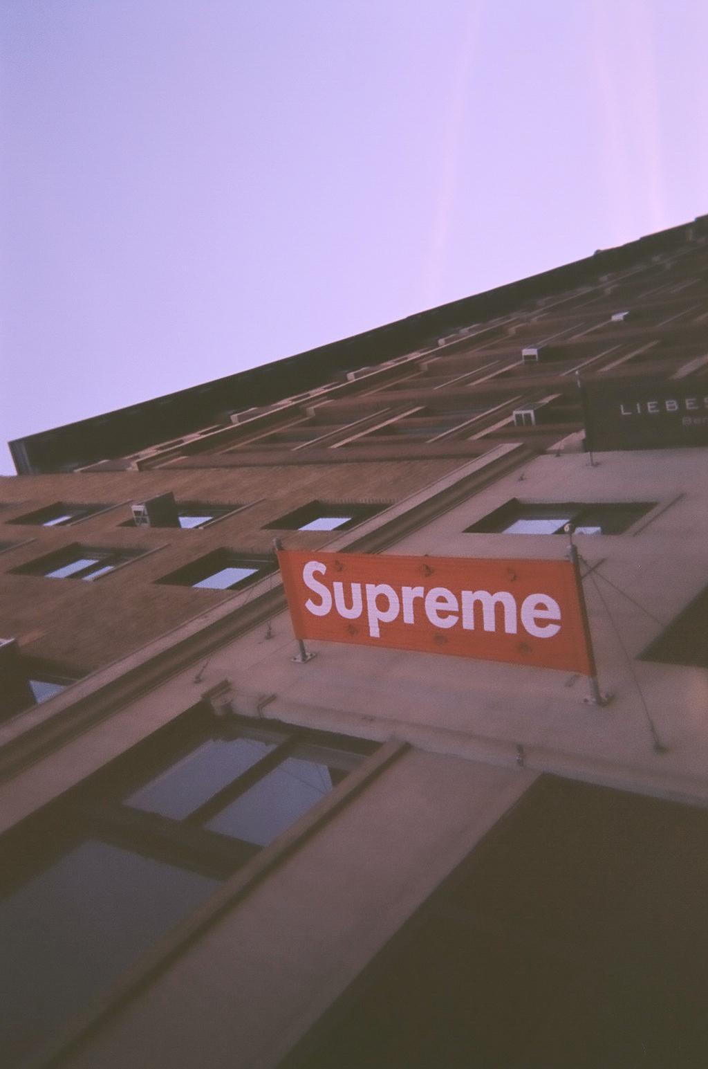 Supreme New York Wallpapers