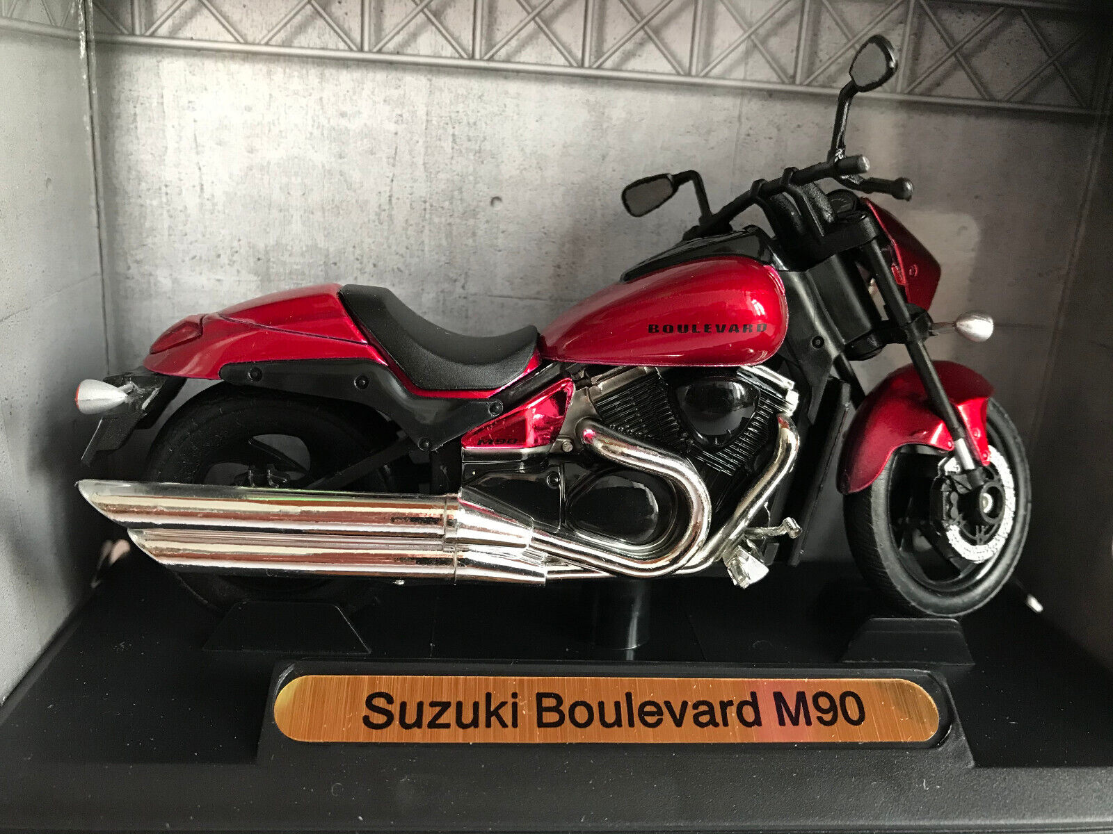 Suzuki Boulevard M90 Wallpapers
