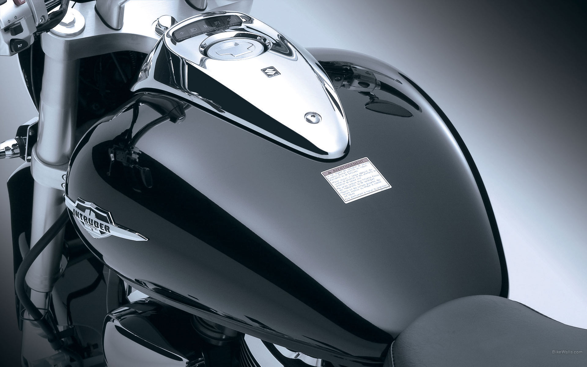 Suzuki Boulevard M90 Wallpapers