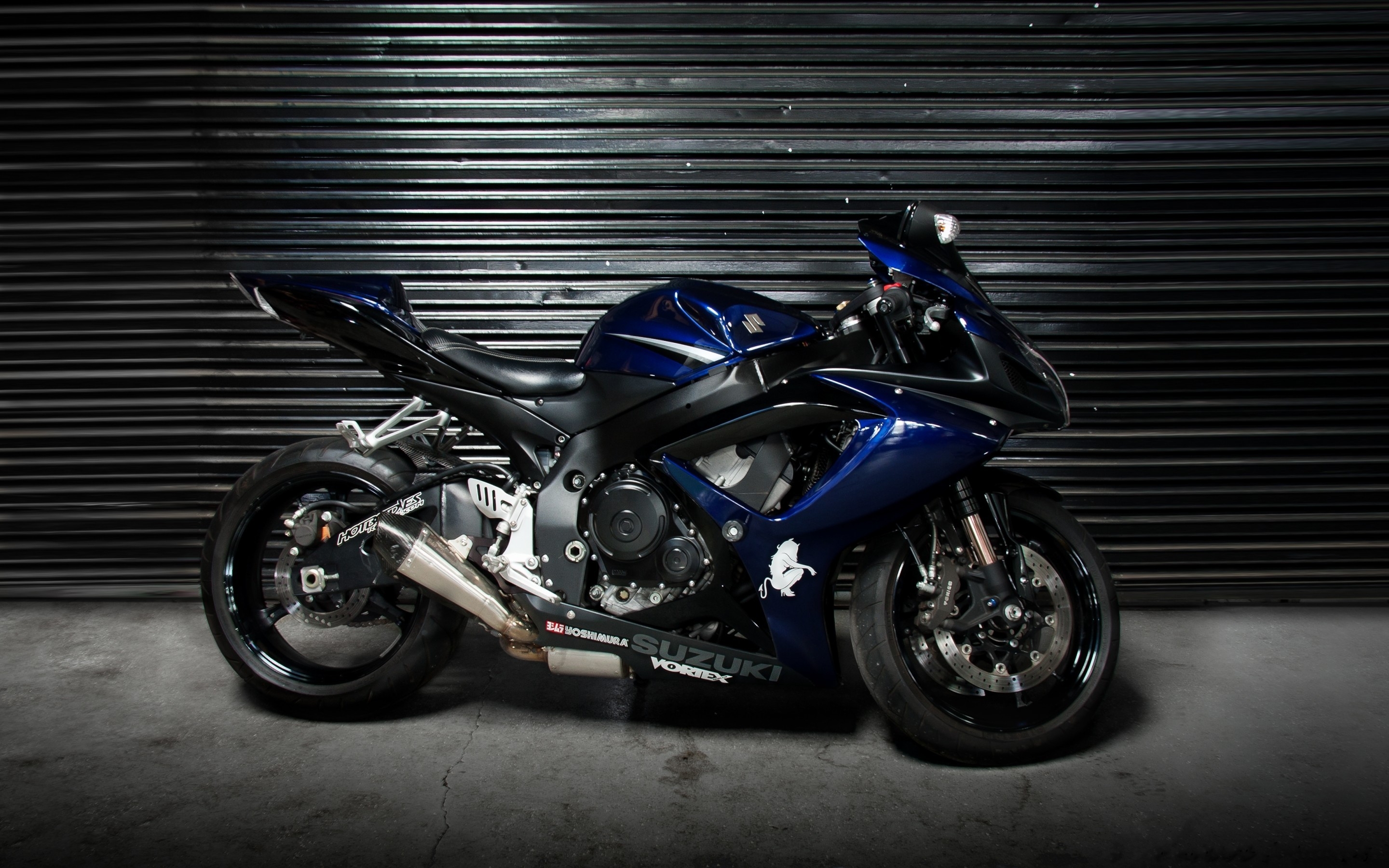 Suzuki Gsr Wallpapers