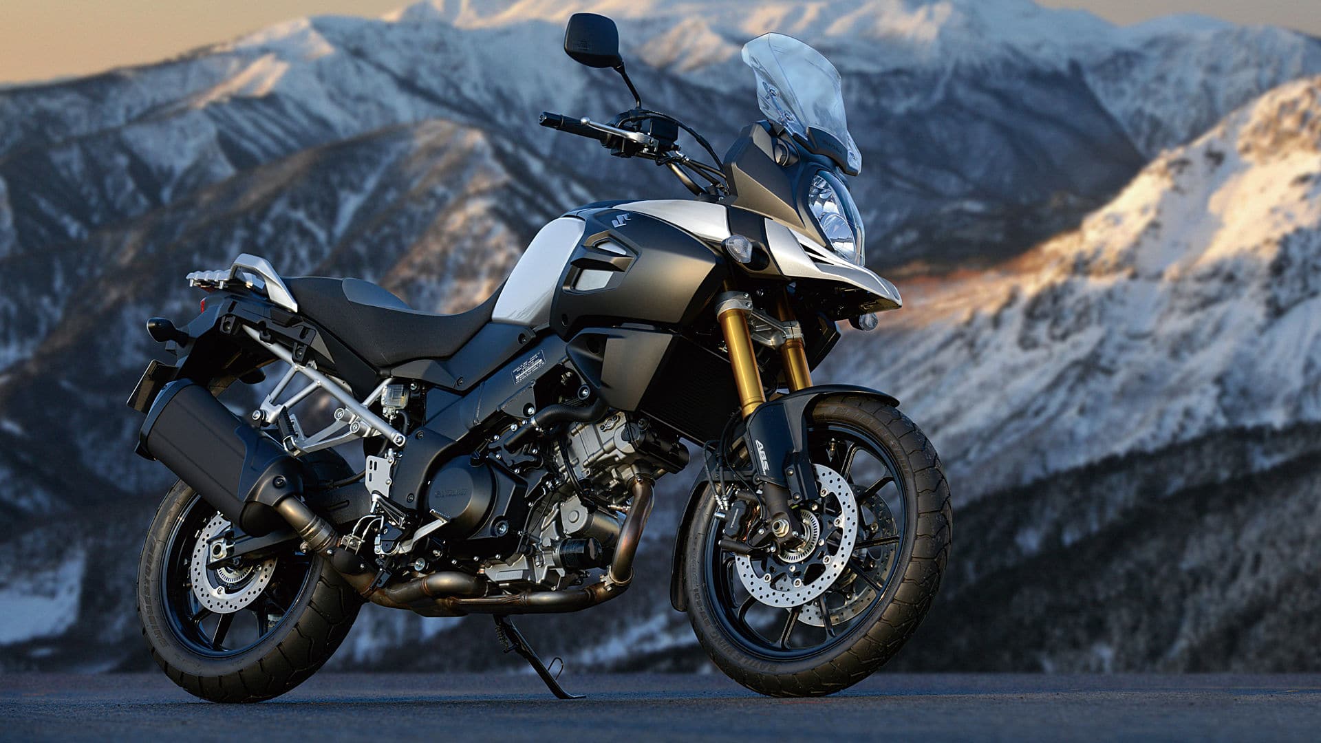 Suzuki V-Strom 1000 Wallpapers