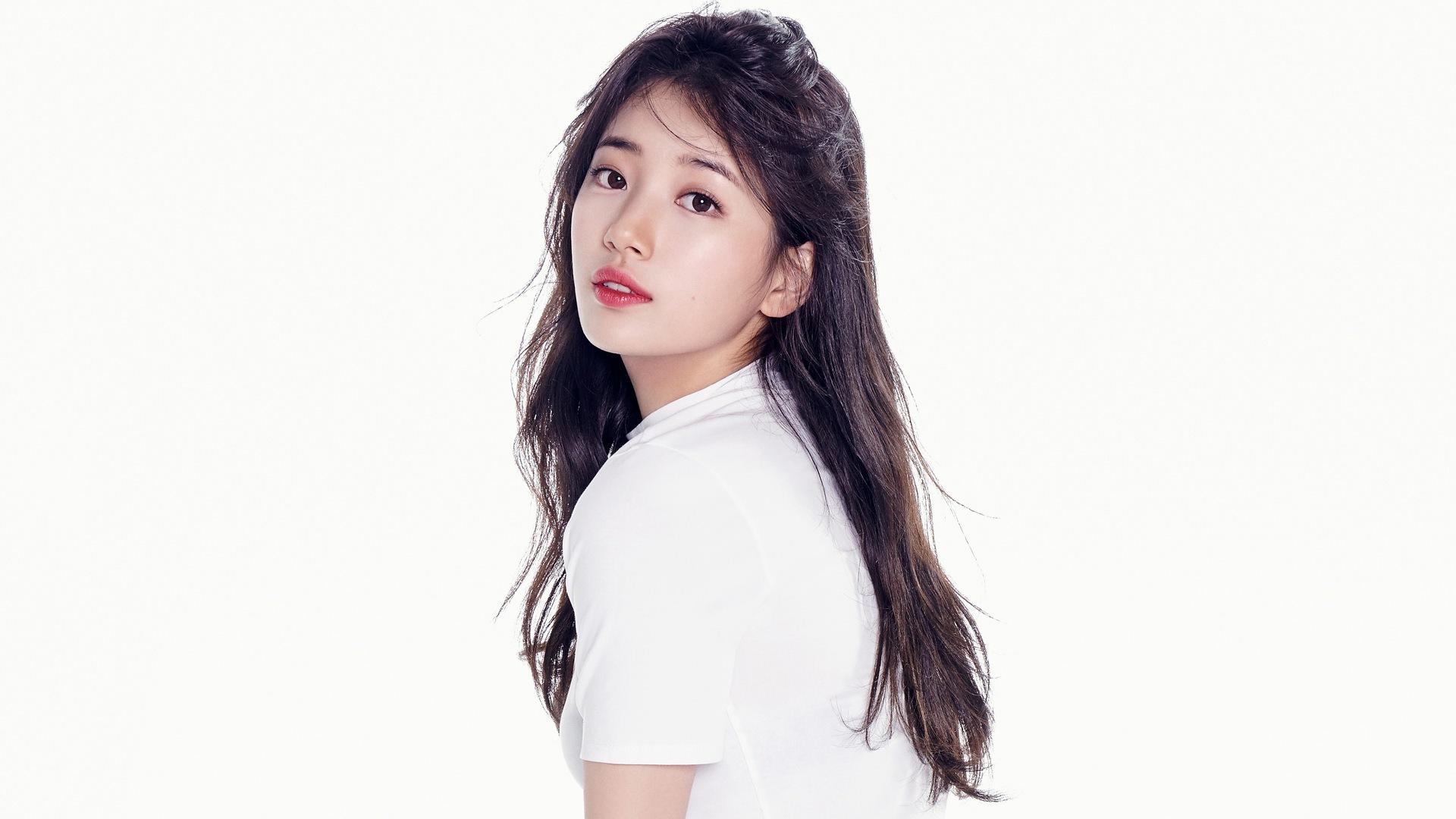 Suzy Wallpapers