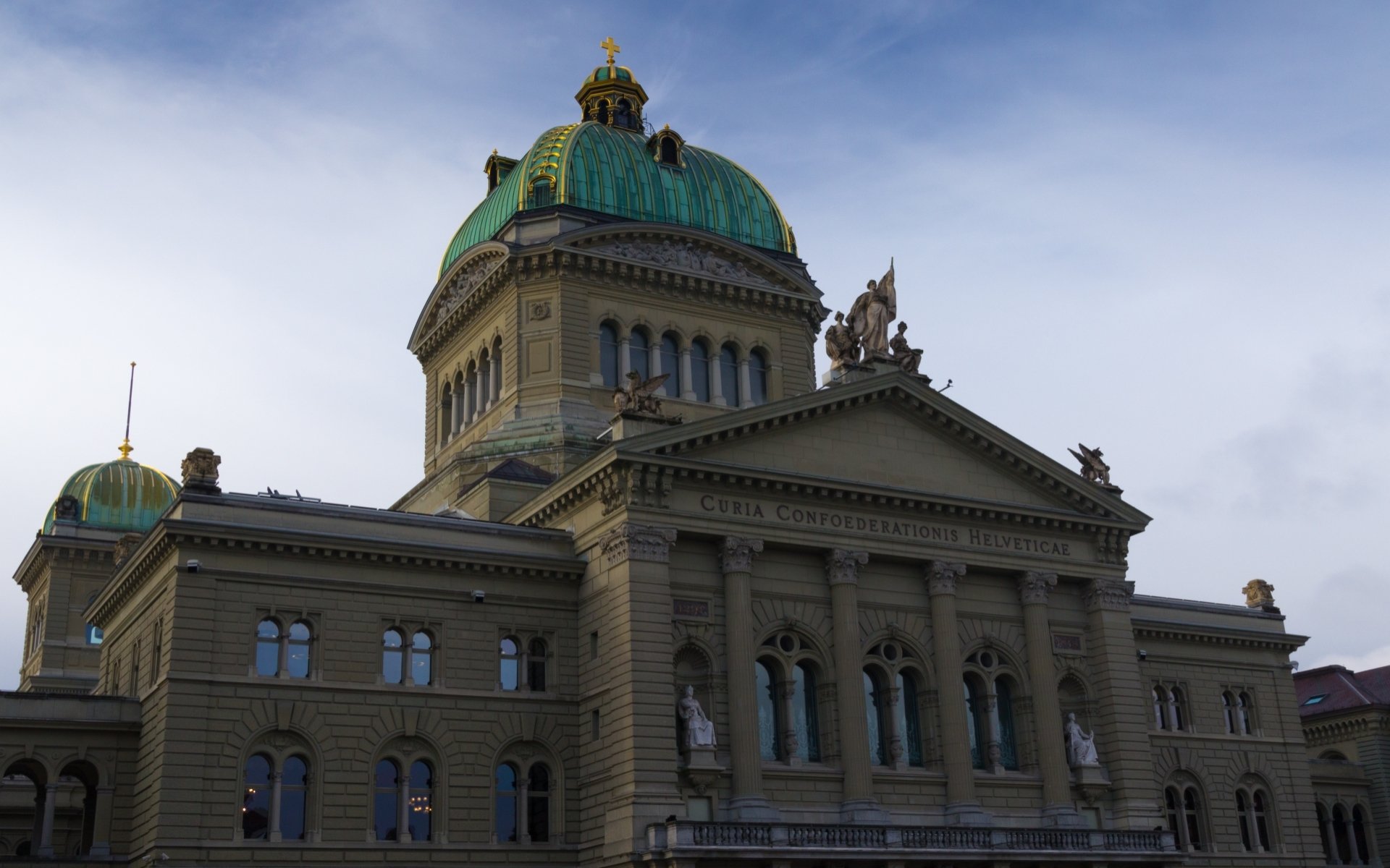 Swiss Parliament Building Wallpapers