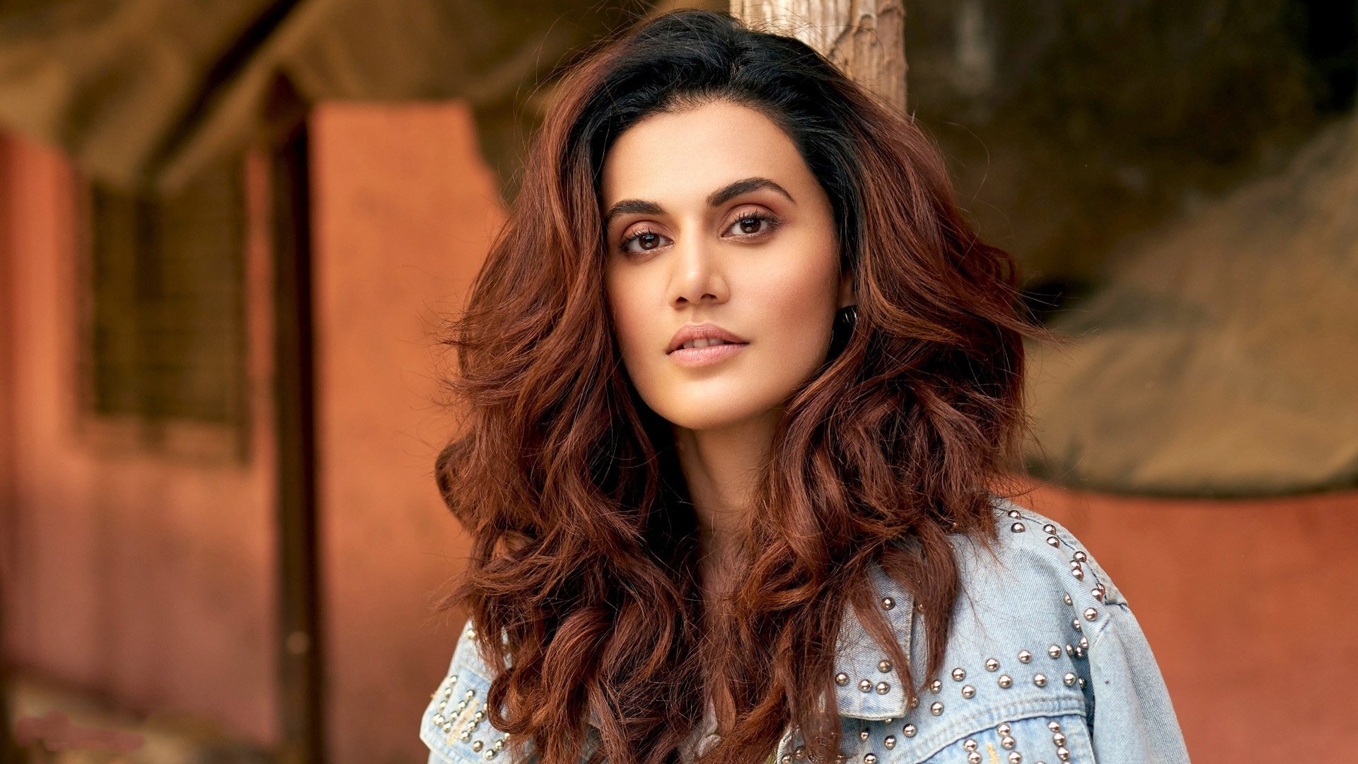 Taapsee Pannu Hd Wallpapers