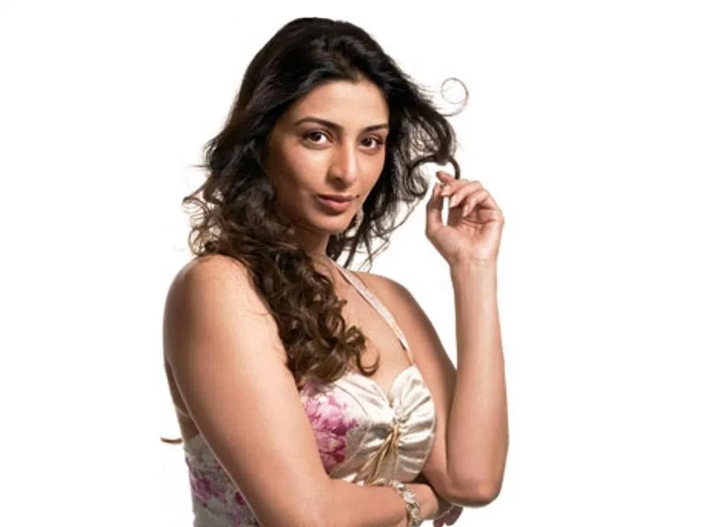 Tabu (actress) Wallpapers