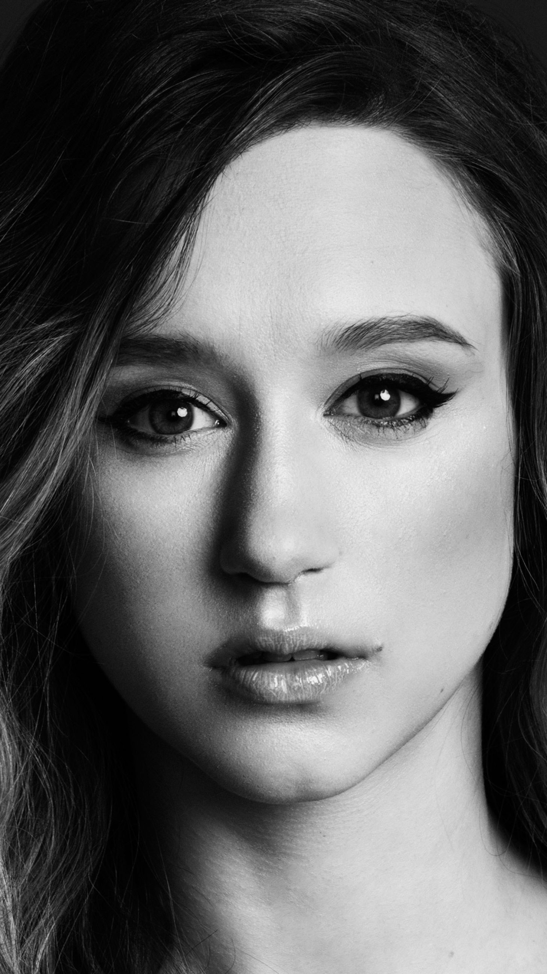 Taissa Farmiga Wallpapers