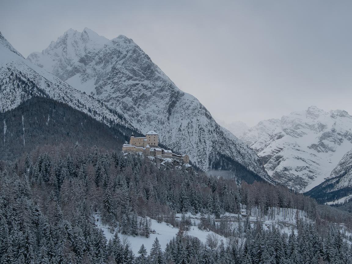 Tarasp Castle Wallpapers